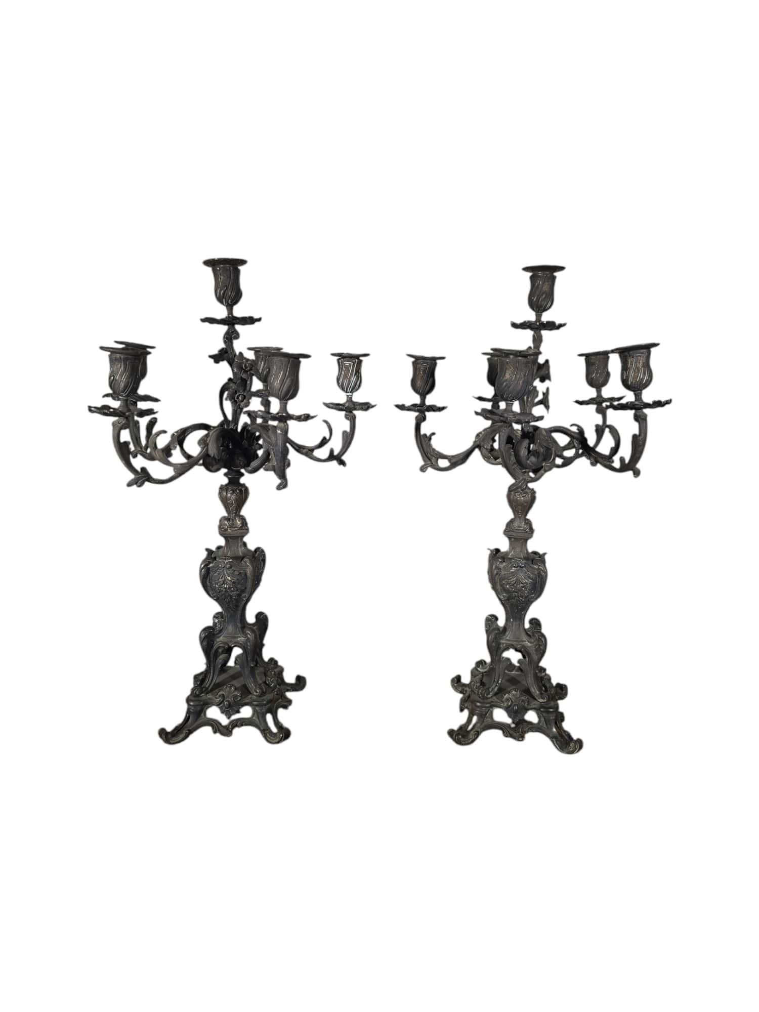 Coppia di candelabri francesi del XIX secolo in vendita 7