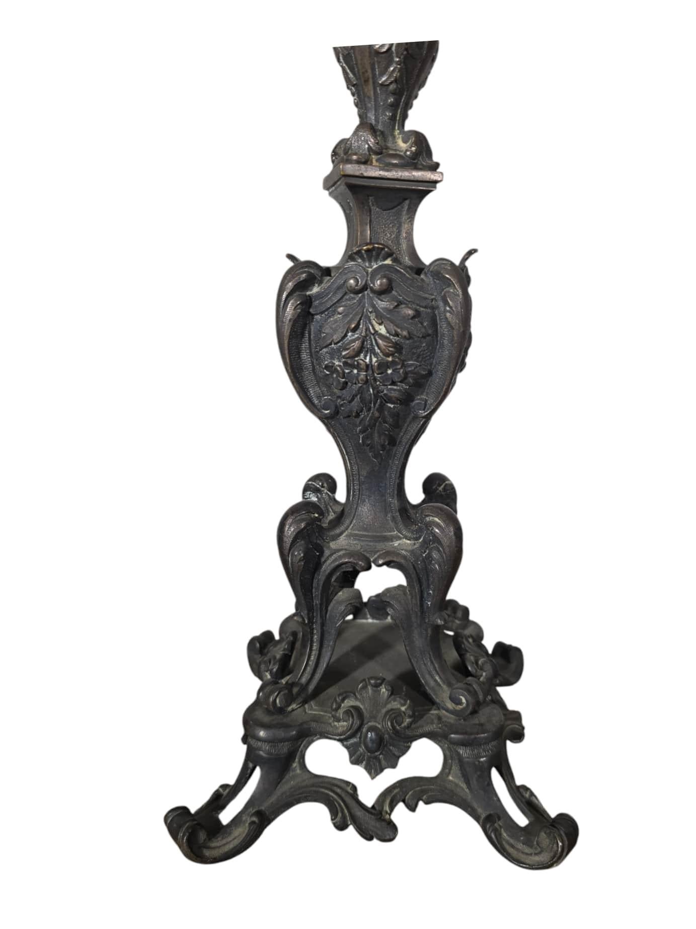 Bronzo Coppia di candelabri francesi del XIX secolo in vendita