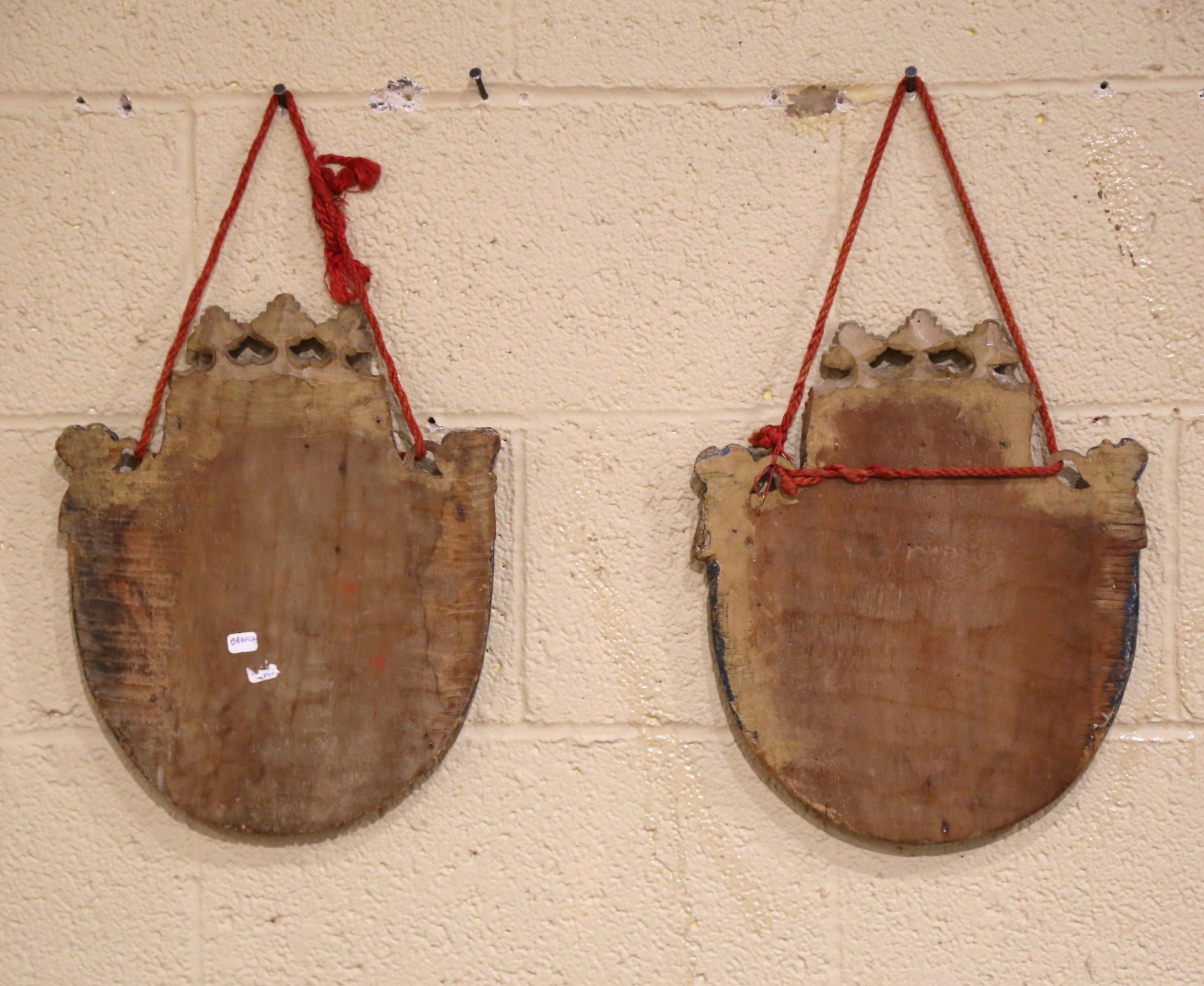 Pair of 19th Century French Carved and Painted Wall Hanging Heraldic Plaques In Excellent Condition In Dallas, TX