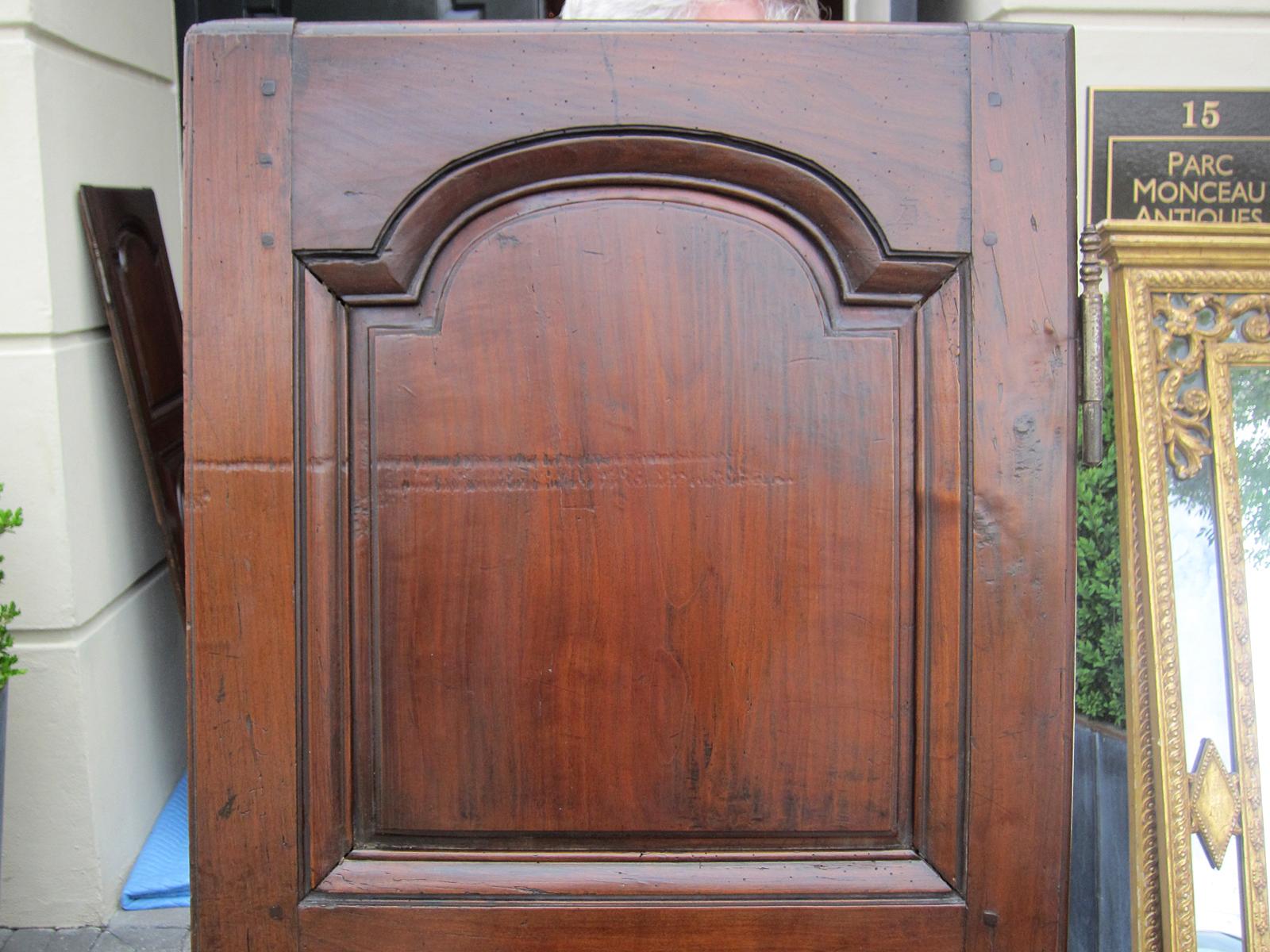 Pair of 19th Century French Carved Armoire Doors with Star In Good Condition In Atlanta, GA