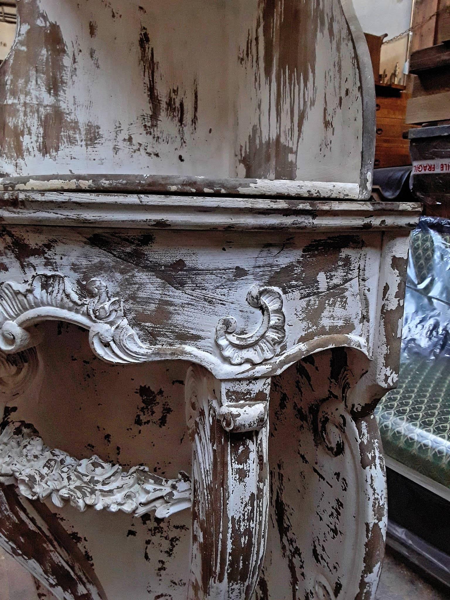 Pair of 19th Century French Carved Corner Shelves For Sale 4