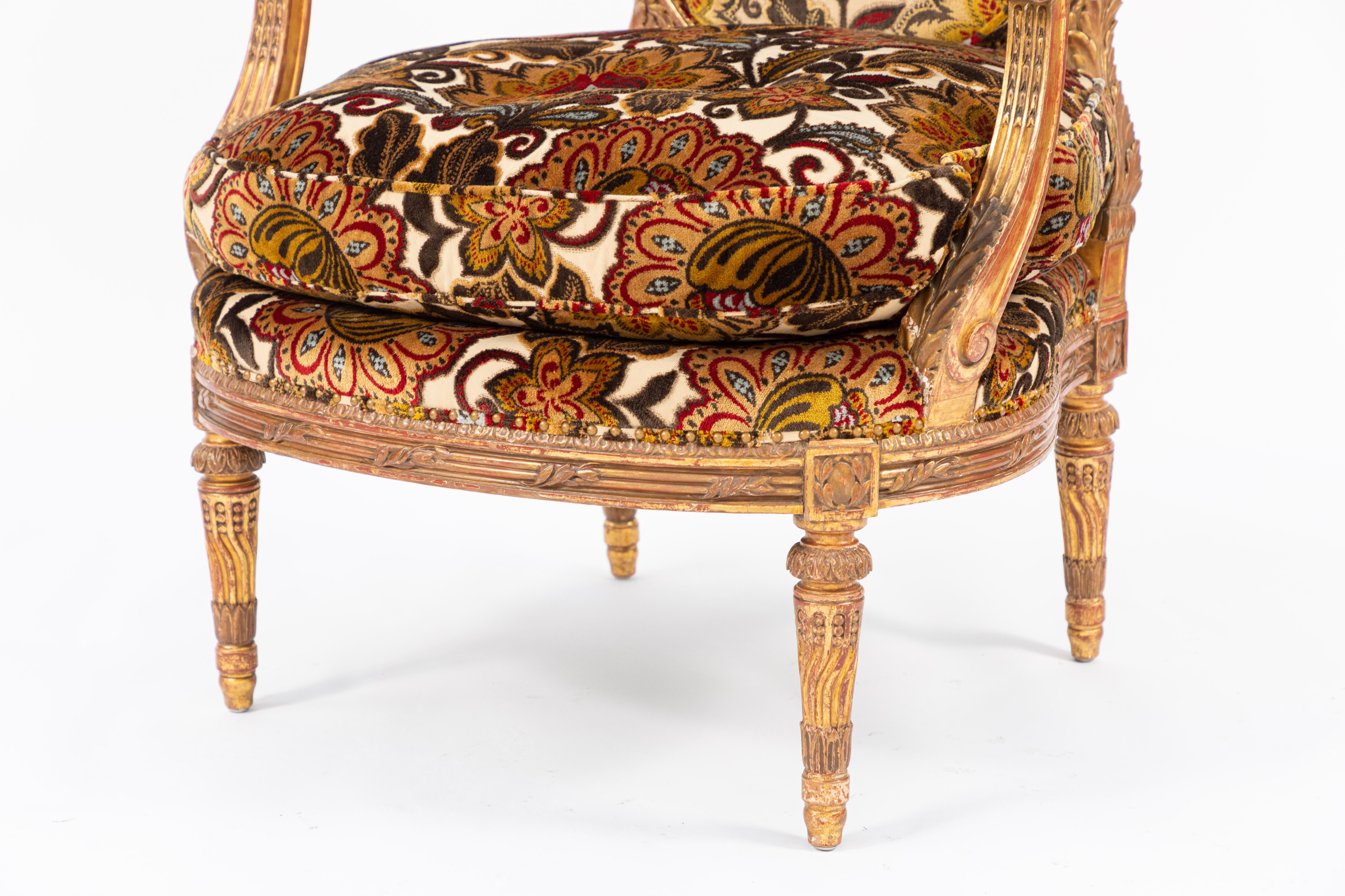 Paire de fauteuils en bois doré sculpté français du 19ème siècle en vente 2