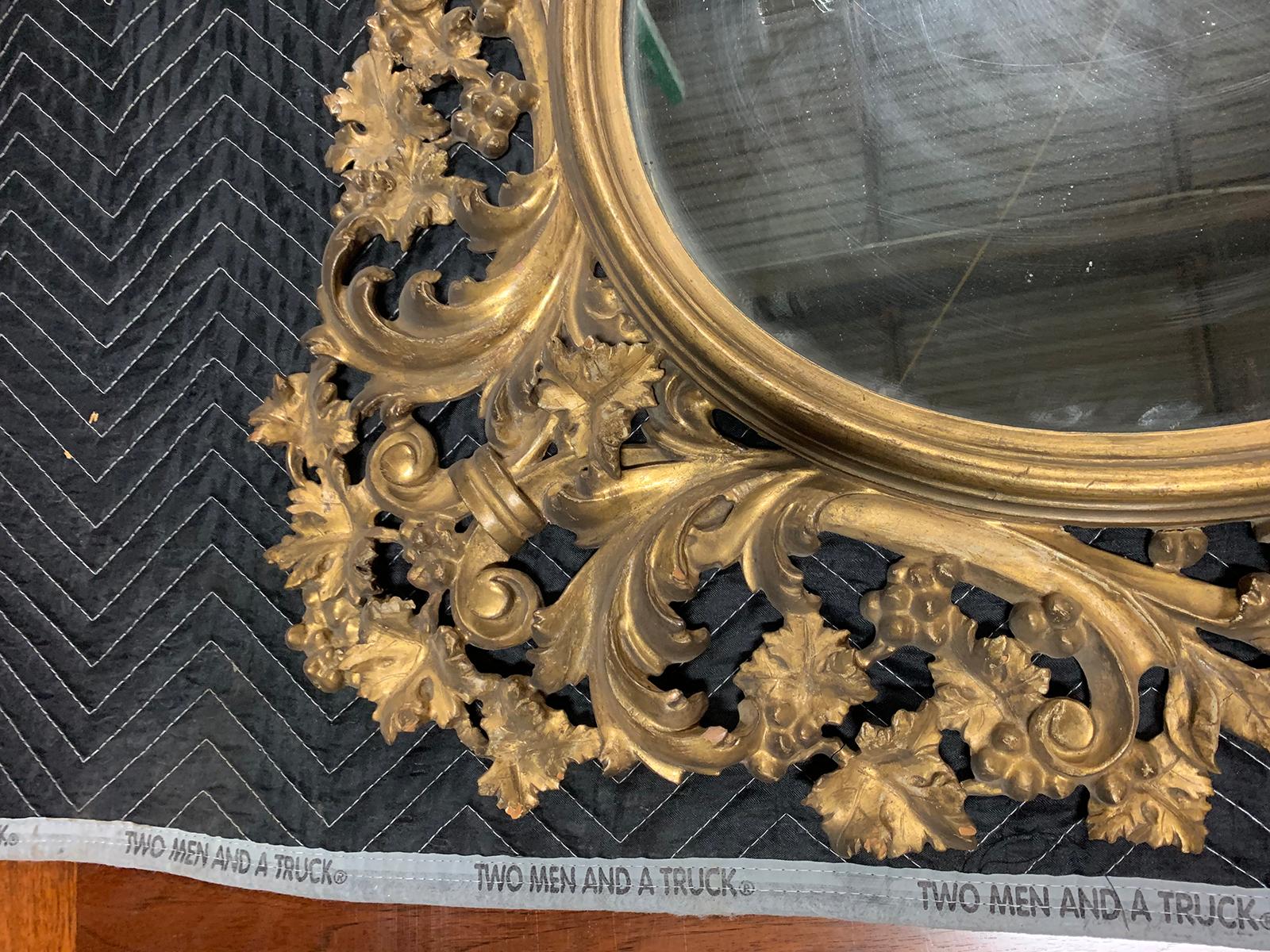 Pair of 19th Century English Carved Giltwood Oval Mirrors For Sale 2
