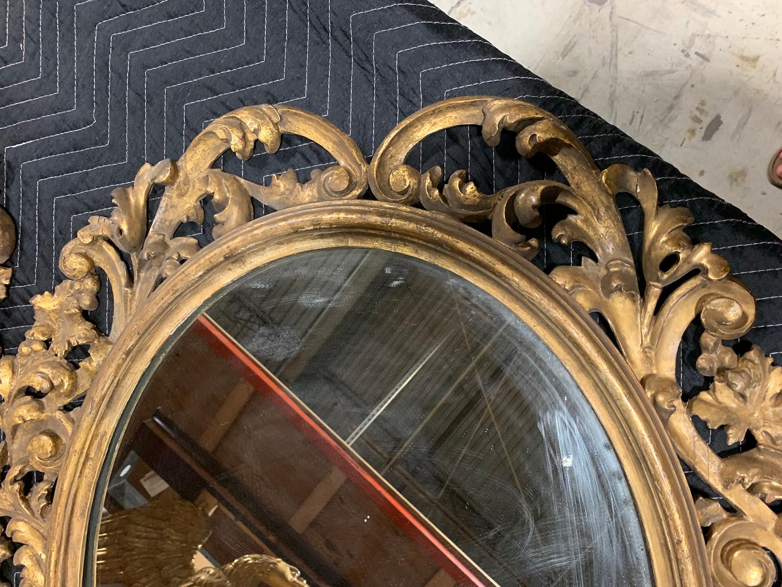Pair of 19th Century English Carved Giltwood Oval Mirrors For Sale 3