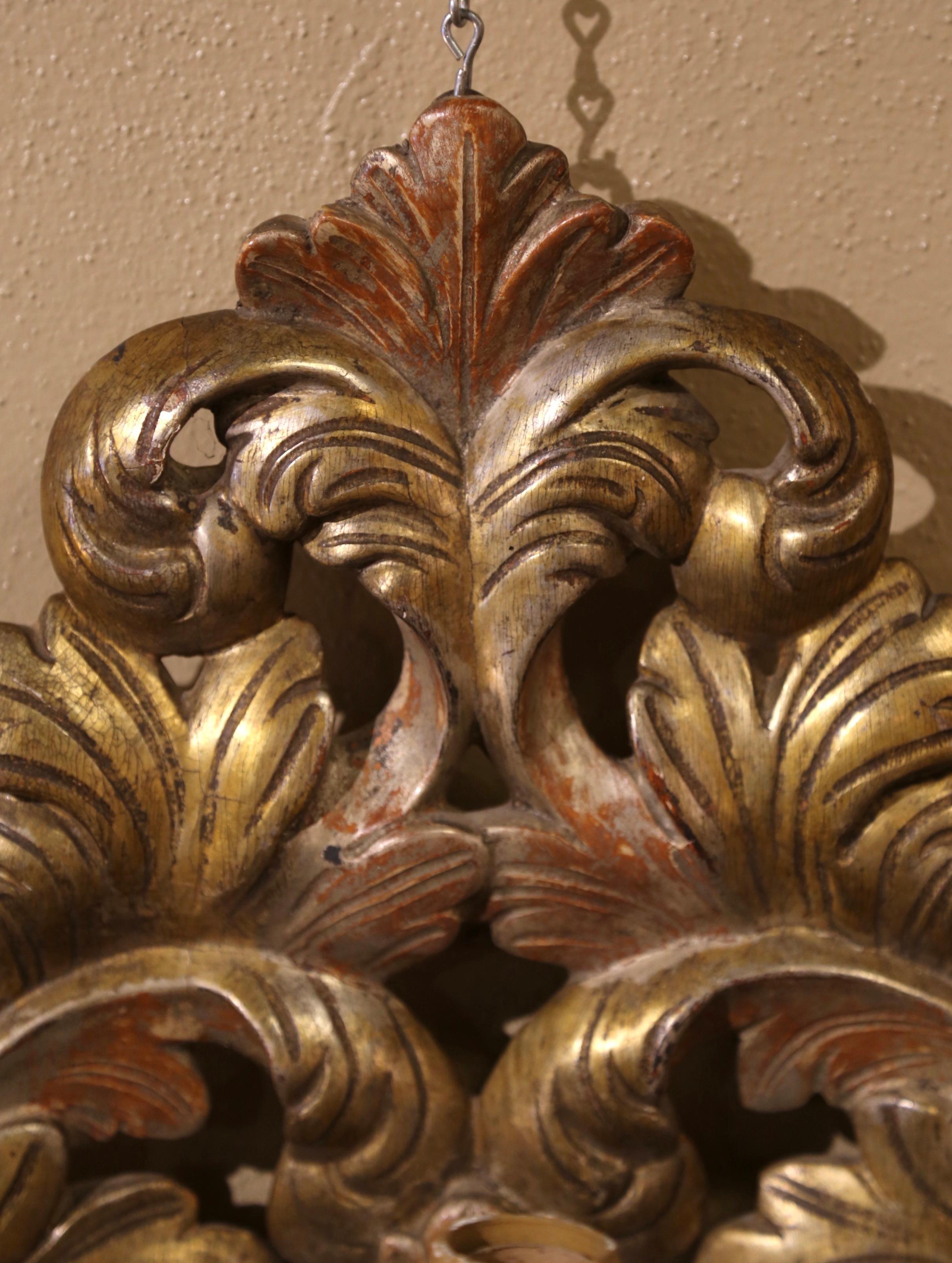 Pair of 19th Century French Carved Giltwood Wall Sconces with Leaf Motifs For Sale 1