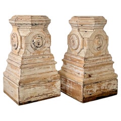 Paire de Pedestals en bois sculpté français du 19ème siècle