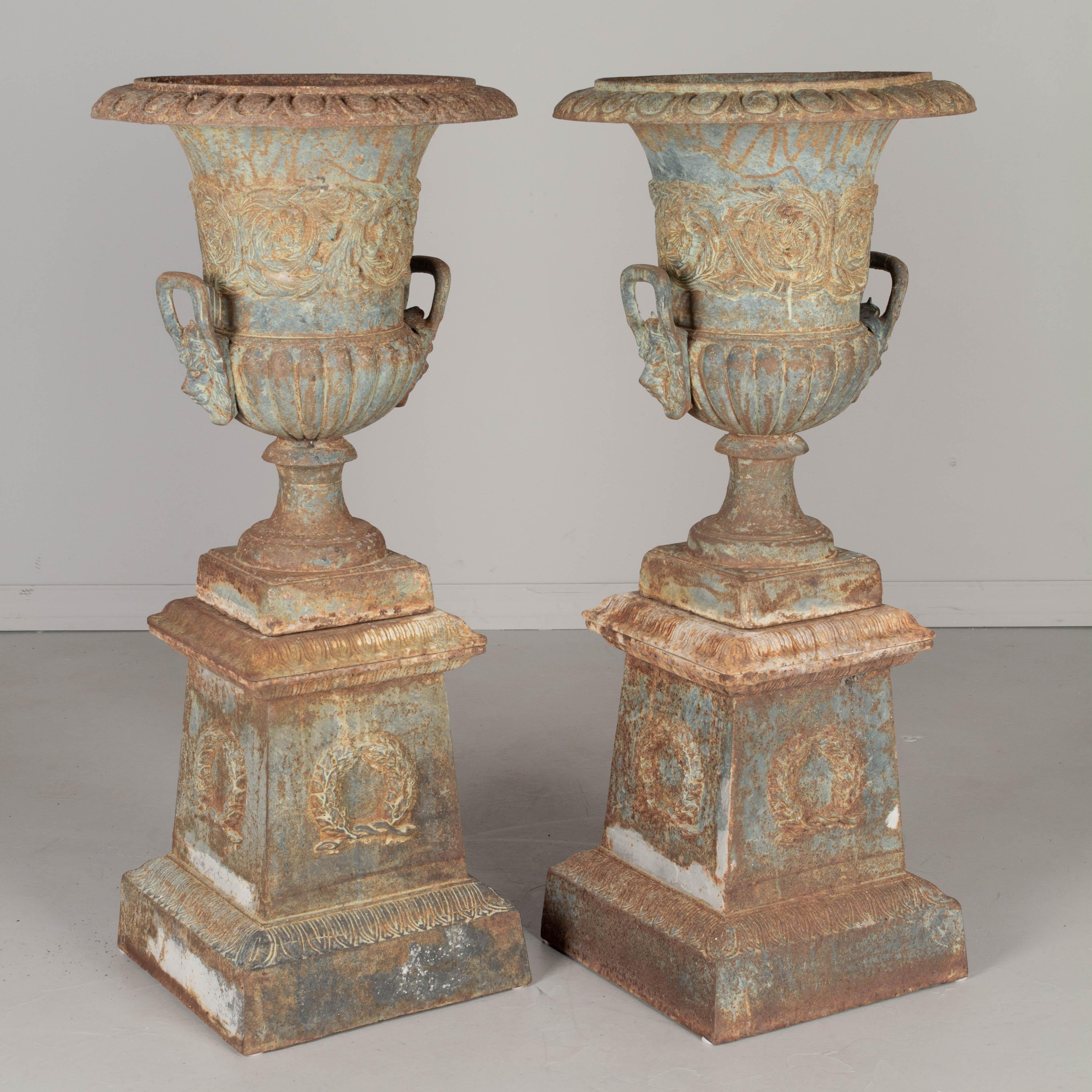 Pair of 19th Century French Cast Iron Garden Urns In Good Condition For Sale In Winter Park, FL