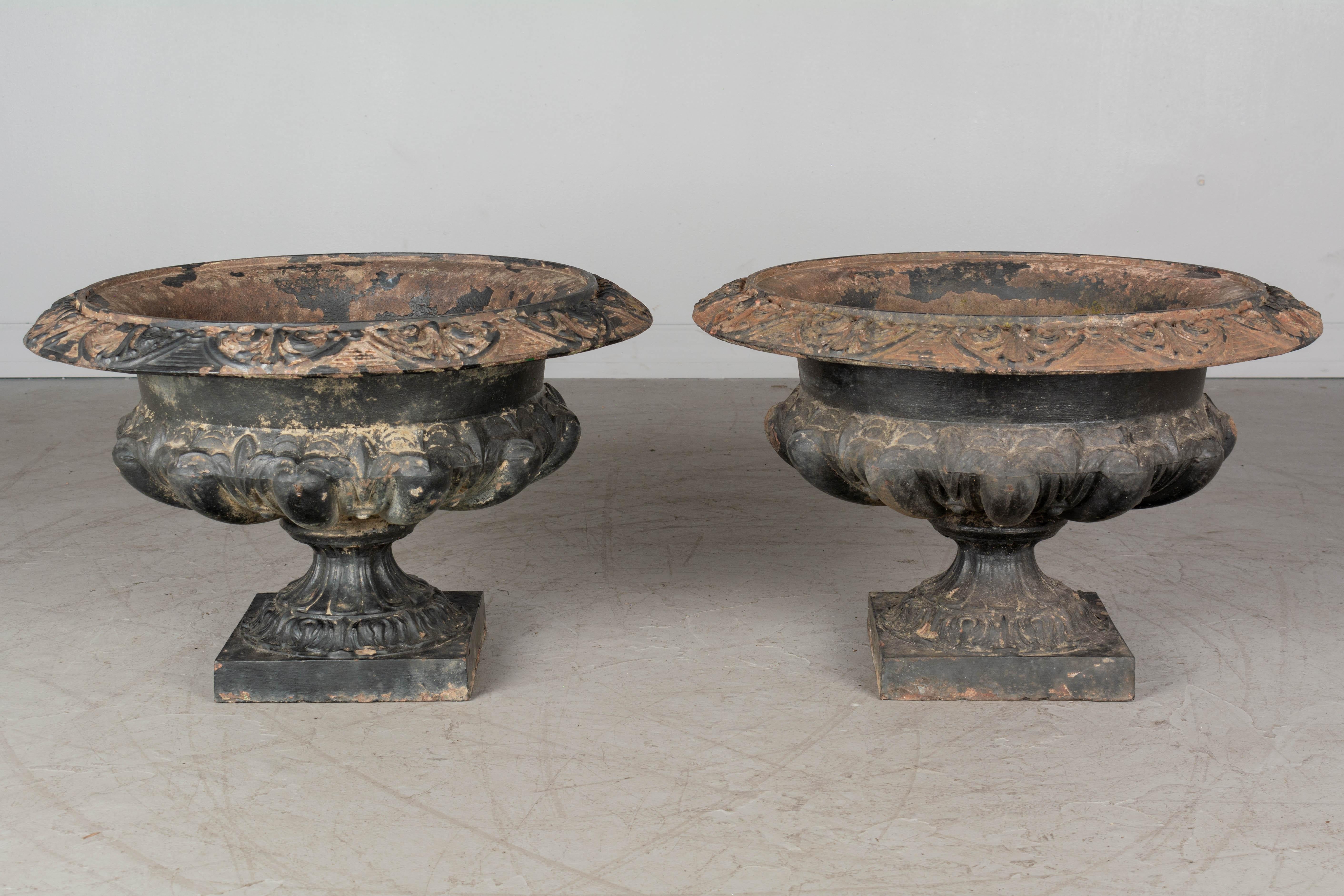Pair of 19th Century French Cast Iron Garden Urns For Sale 1