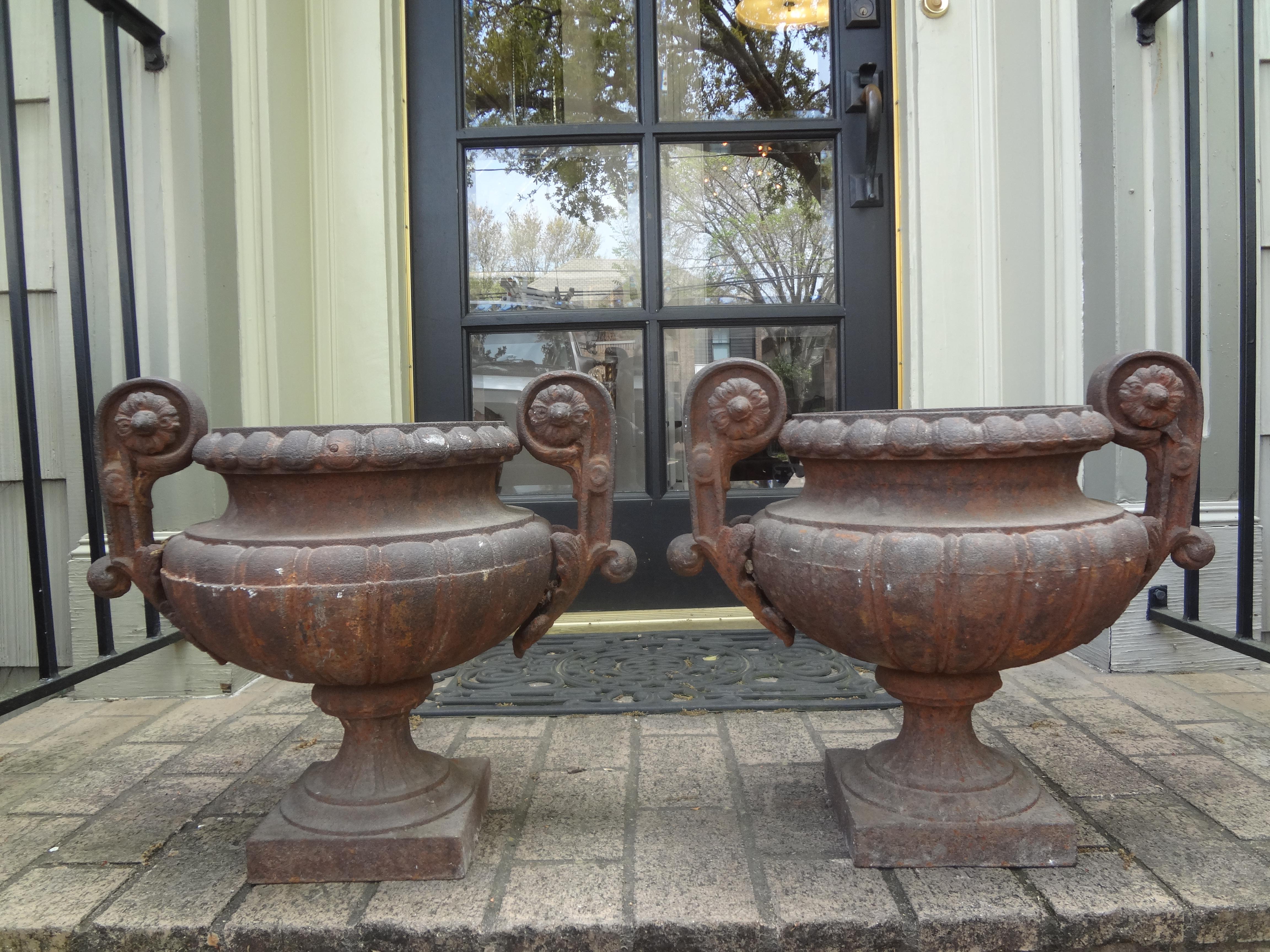 Pair of 19th Century French Cast Iron Garden Urns with Handles For Sale 5