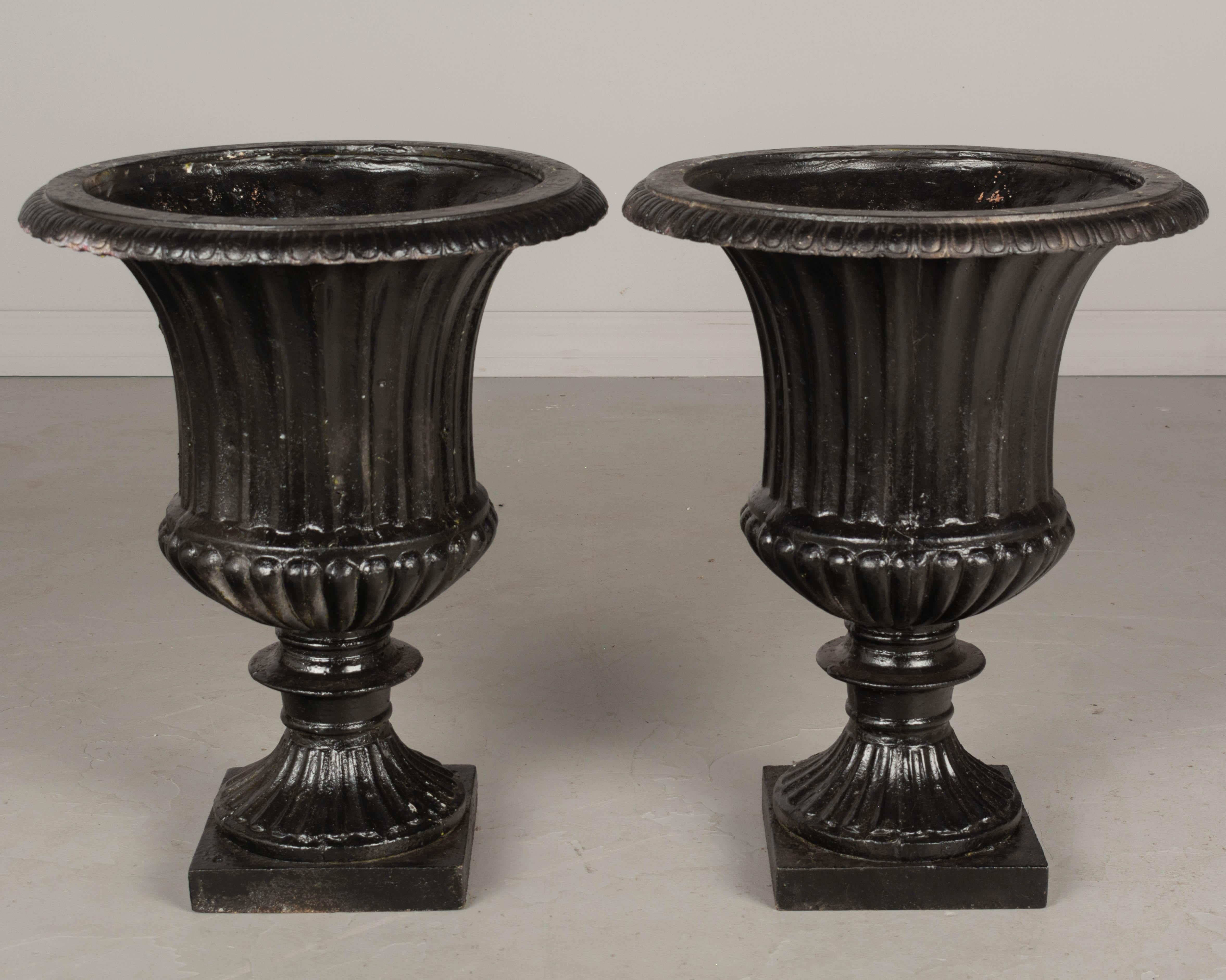 Pair of 19th Century French Cast Iron Urns In Good Condition For Sale In Winter Park, FL