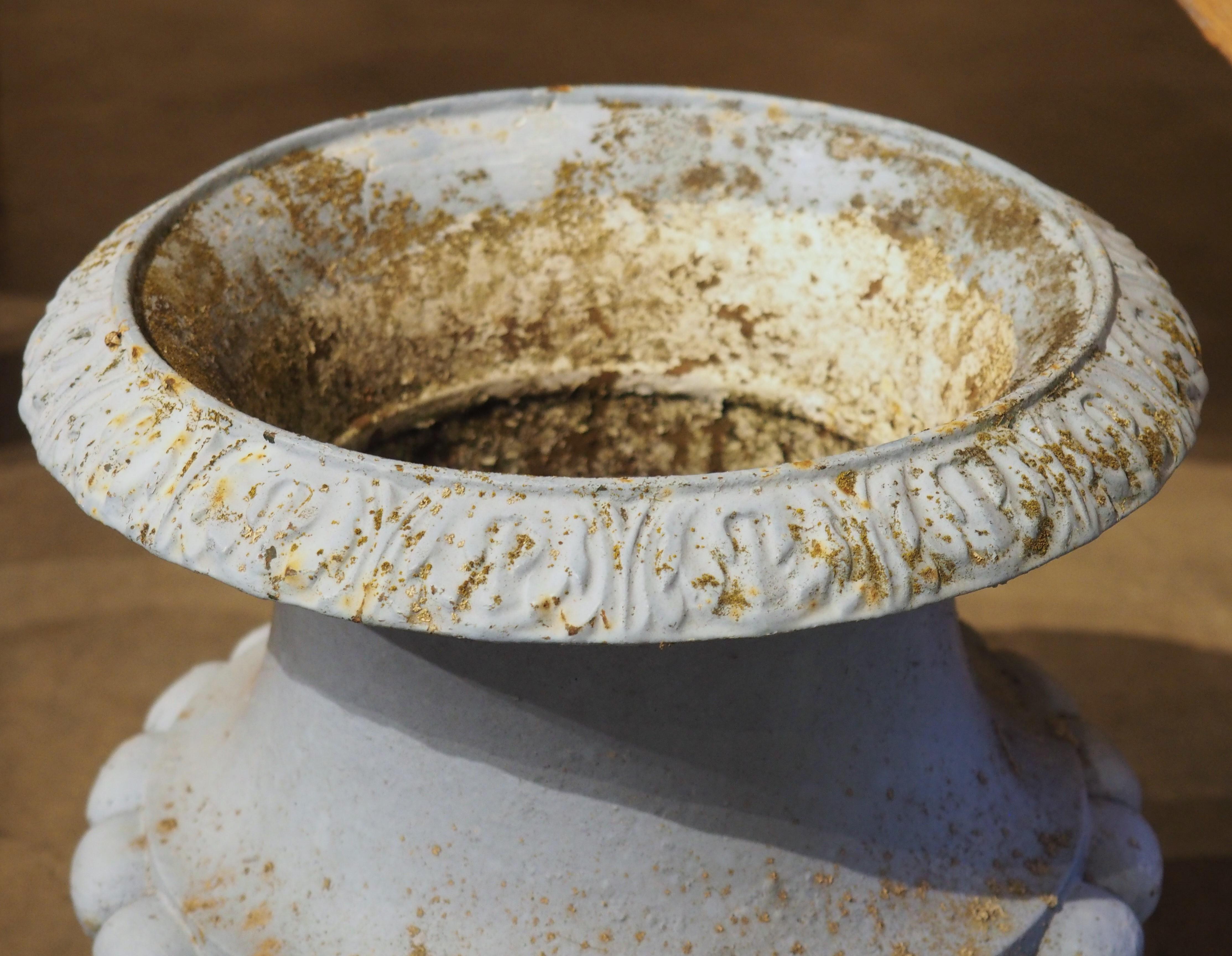 Paire de vases français en fonte du 19ème siècle par Alfred Corneau de Charleville 3