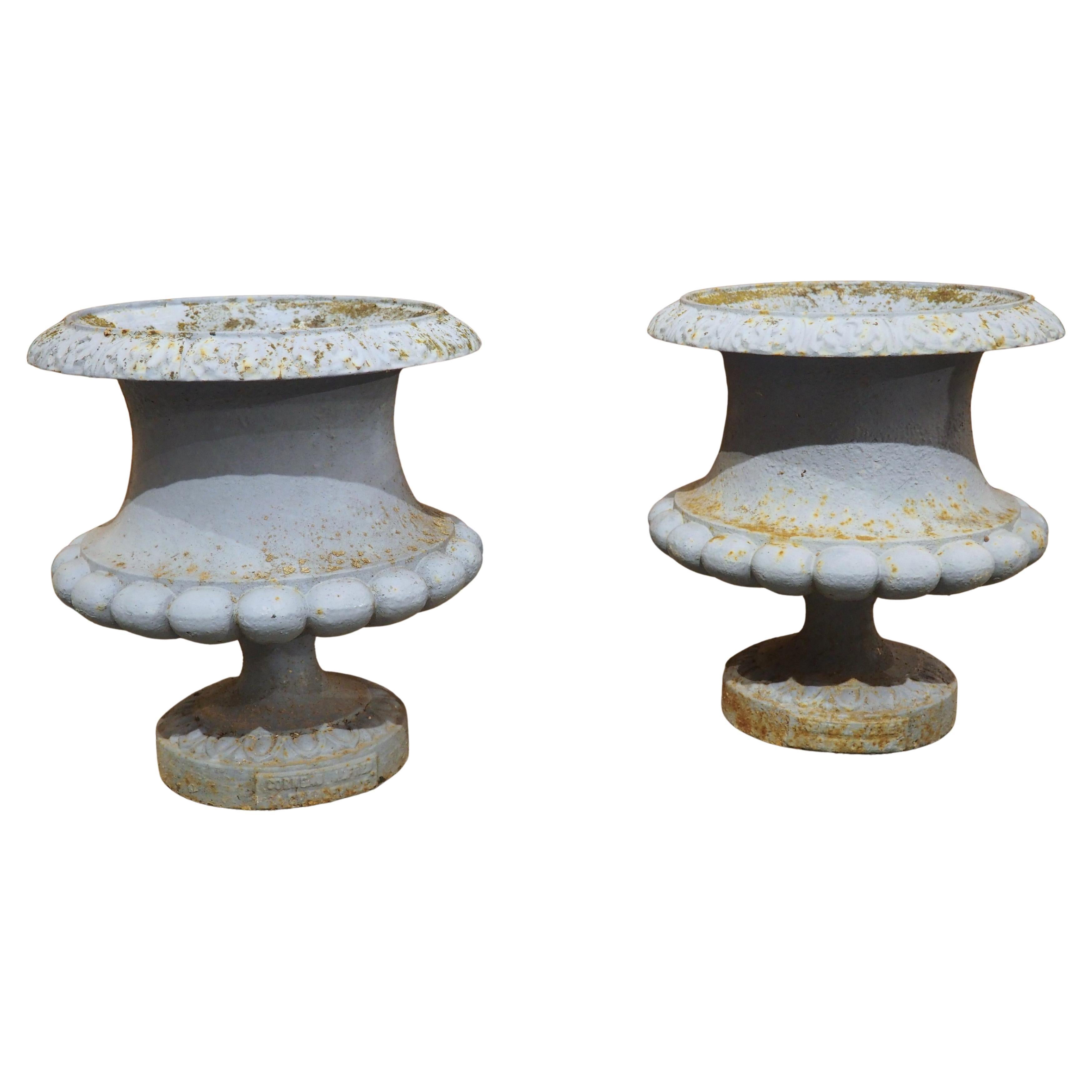 Paire de vases français en fonte du 19ème siècle par Alfred Corneau de Charleville