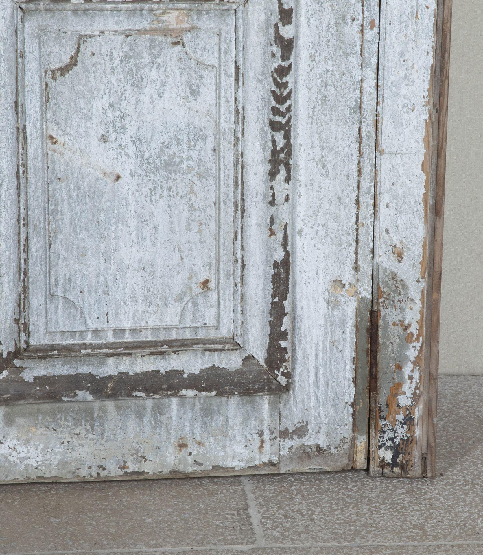 Legno Coppia di porte di un castello francese del XIX secolo in vendita