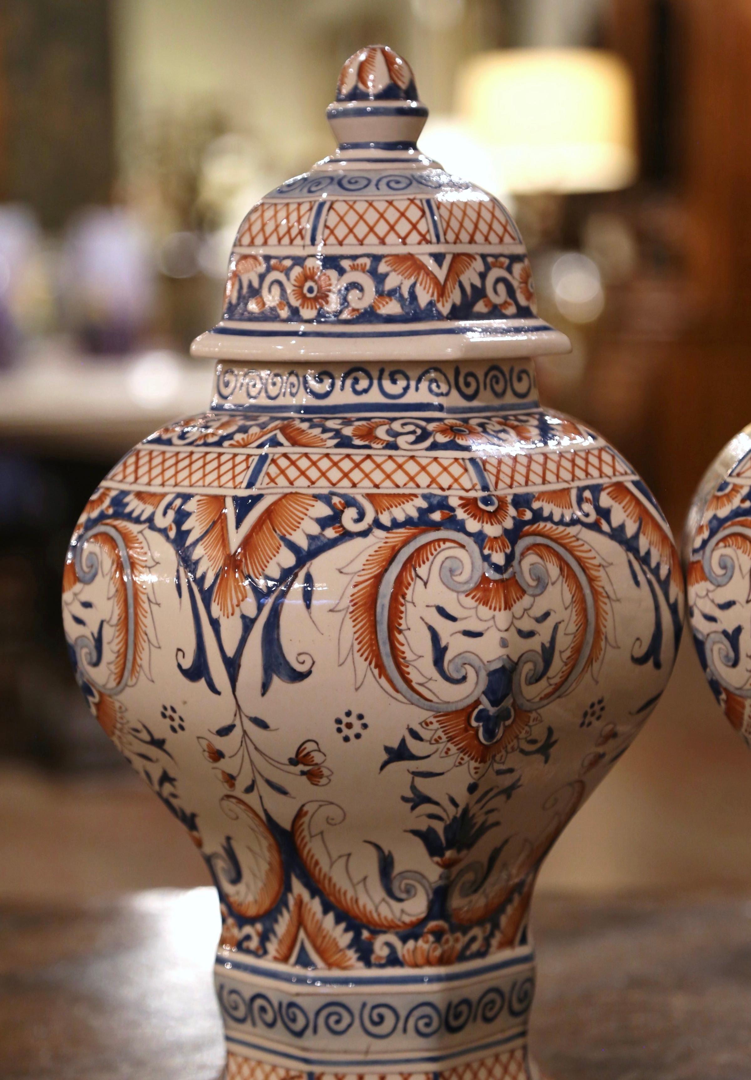 Pair of 19th Century French Desvres Hand Painted Faience Ginger Jars In Excellent Condition In Dallas, TX