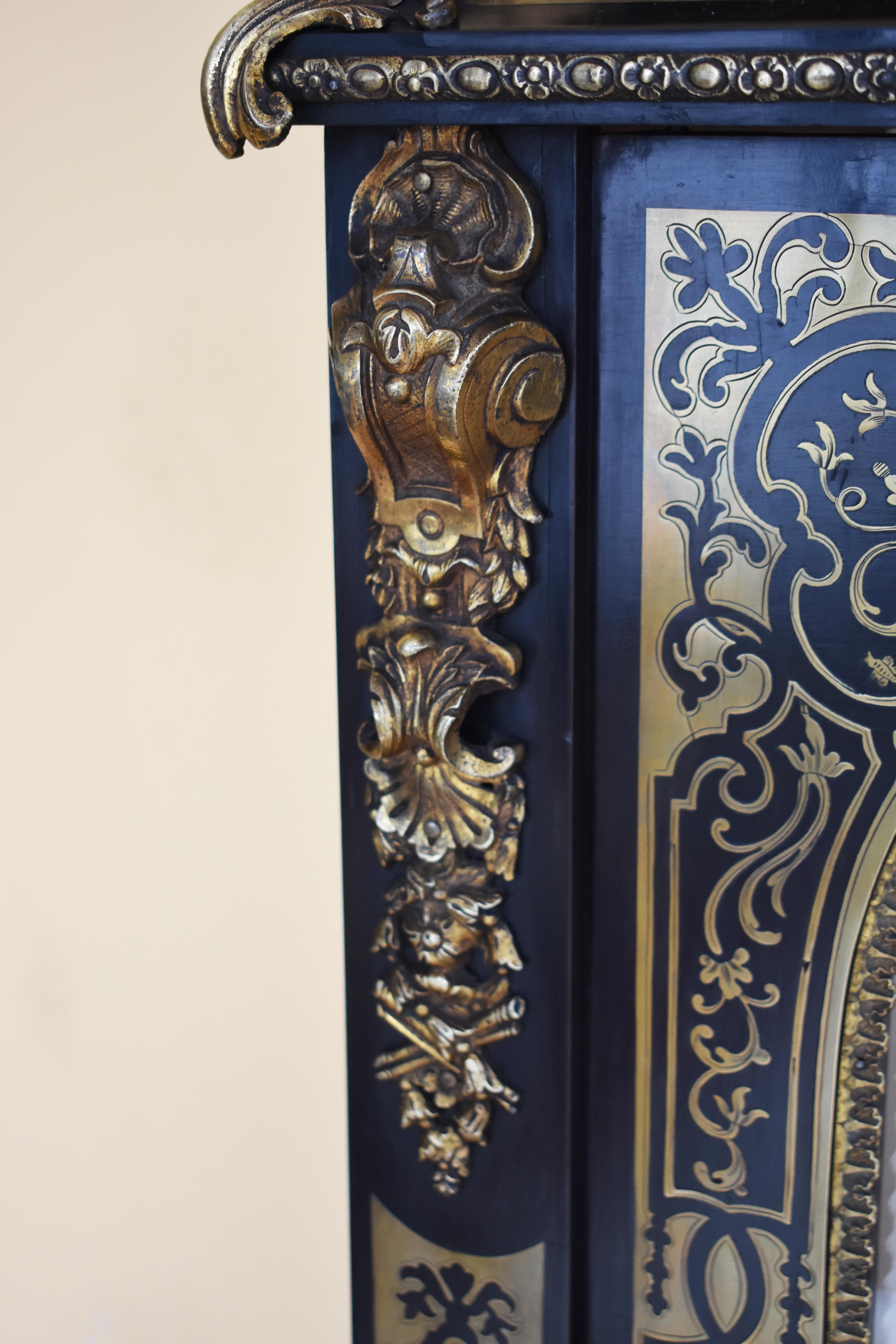 Incrusté Paire d'armoires Boulle françaises du 19ème siècle en bois d'ébène en vente