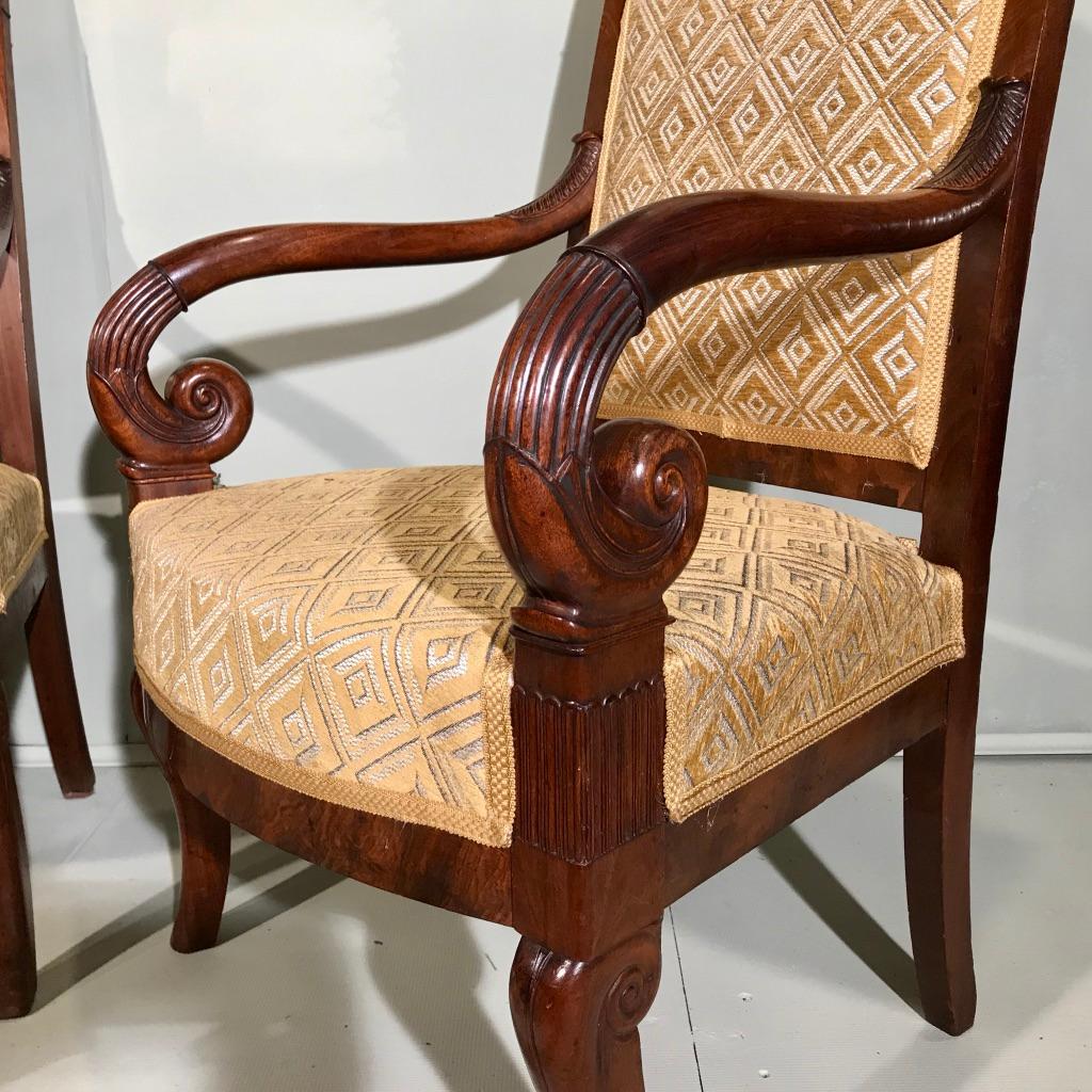 Very nice quality pair of French mahogany Empire period armchairs, circa 1840.
Beautifully carved frames and of great proportions, the scrolled arms and shaped legs Classic of the period.
They are a good comfortable pair of armchairs, no problem