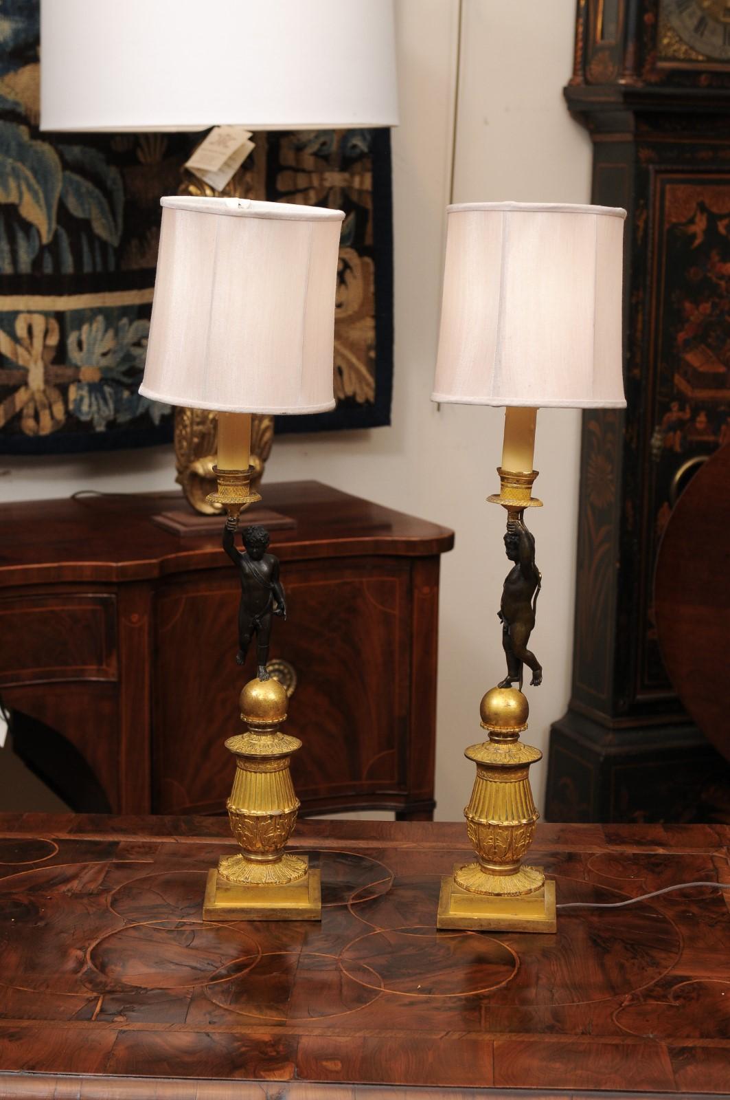 Paire de chandeliers Empire français du 19ème siècle, câblés comme lampes en vente 5