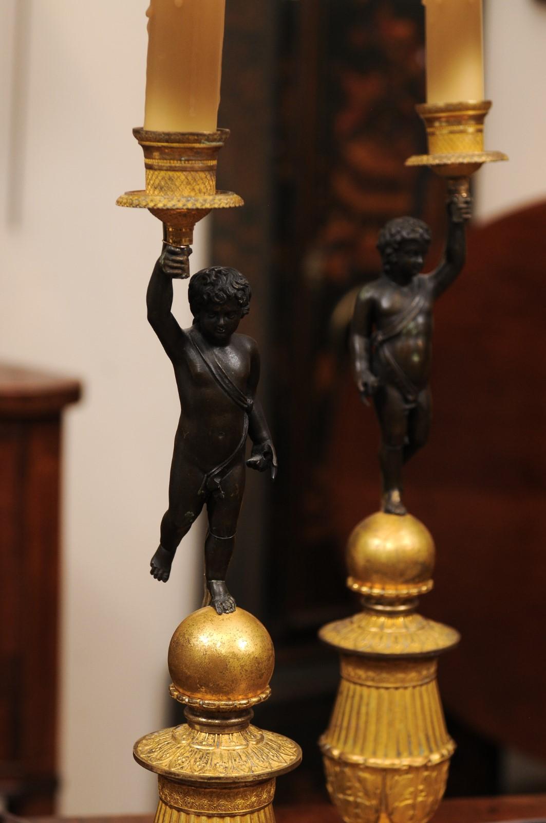 Paire de chandeliers Empire français du 19ème siècle, câblés comme lampes en vente 6