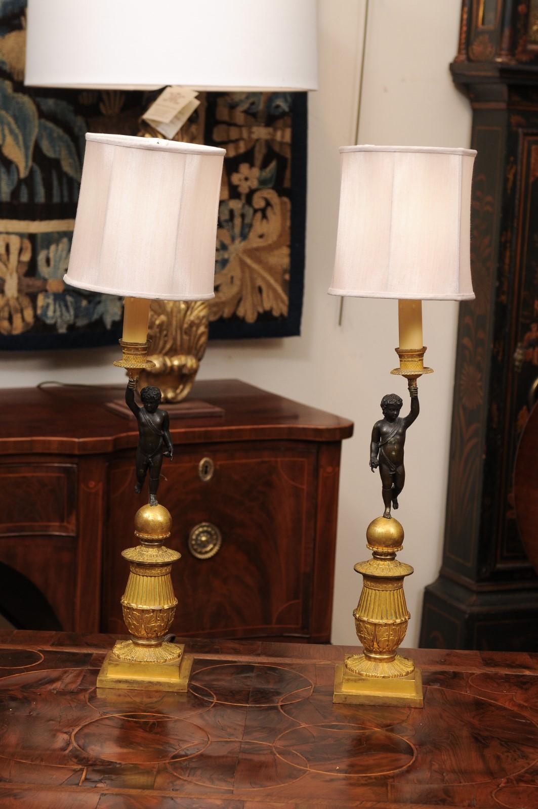 Paire de chandeliers Empire français du 19ème siècle, câblés comme lampes en vente 1