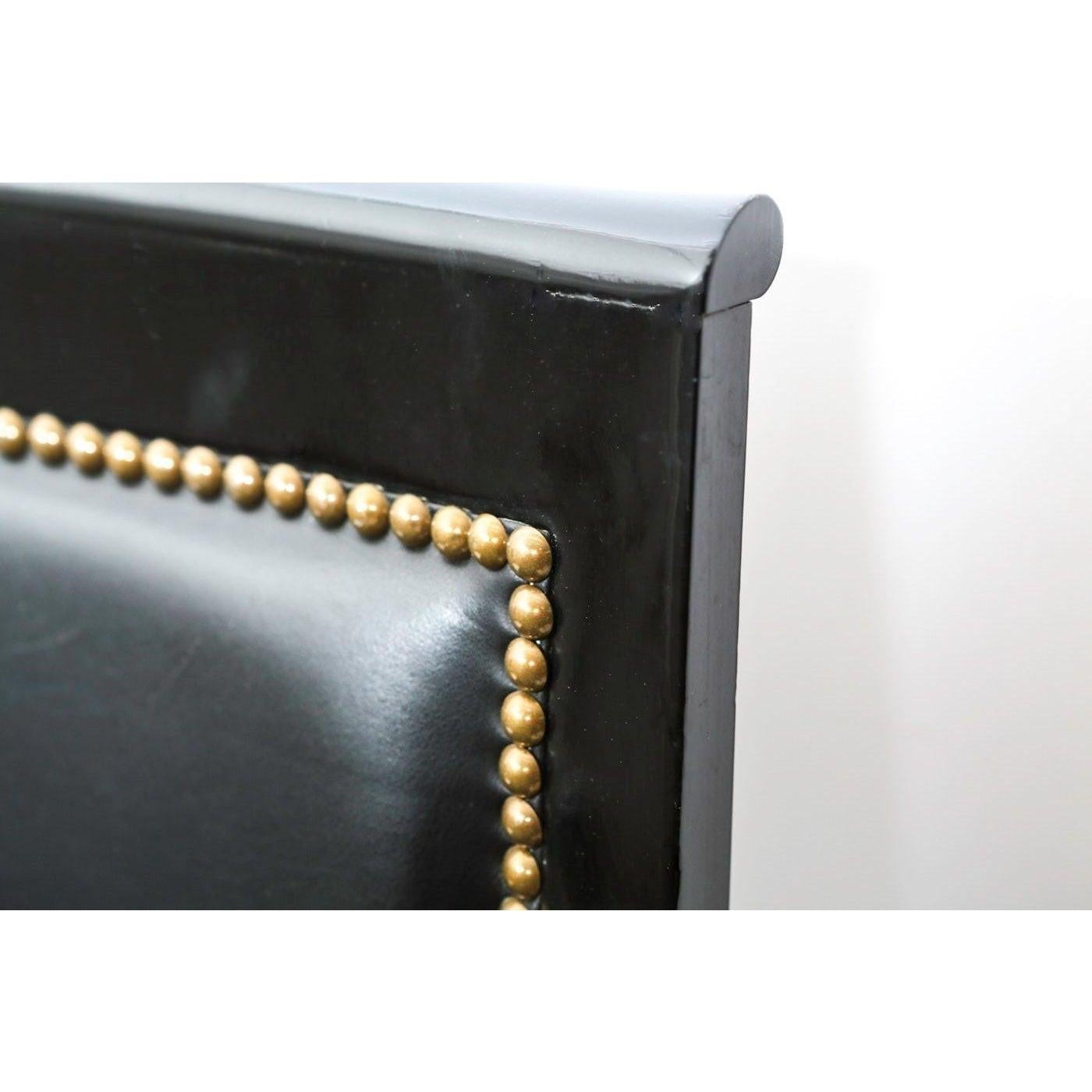 Francese Coppia di Fauteuil francesi laccati Impero del XIX secolo in vendita