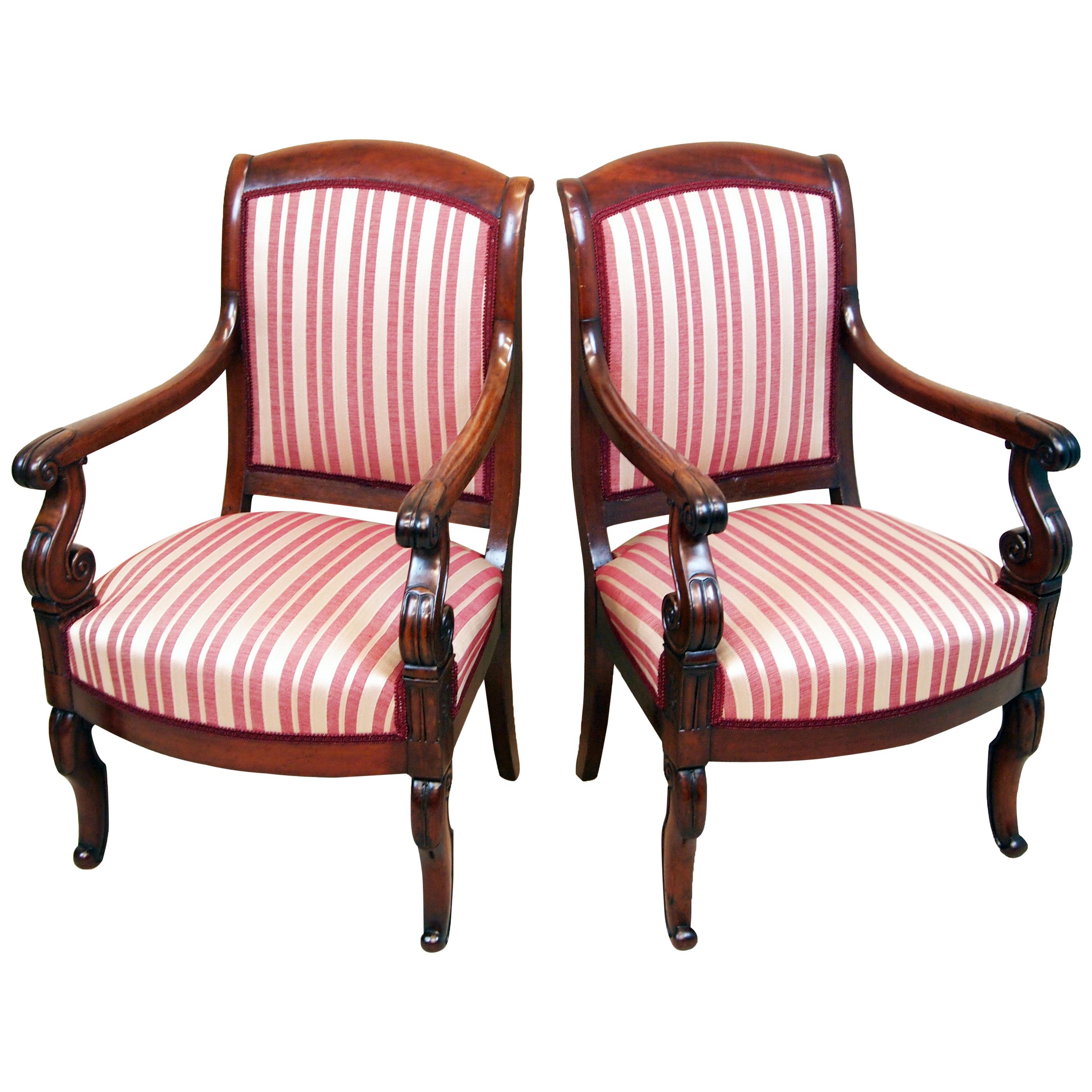 Paire de chaises de bibliothèque en acajou de style Empire français du 19ème siècle