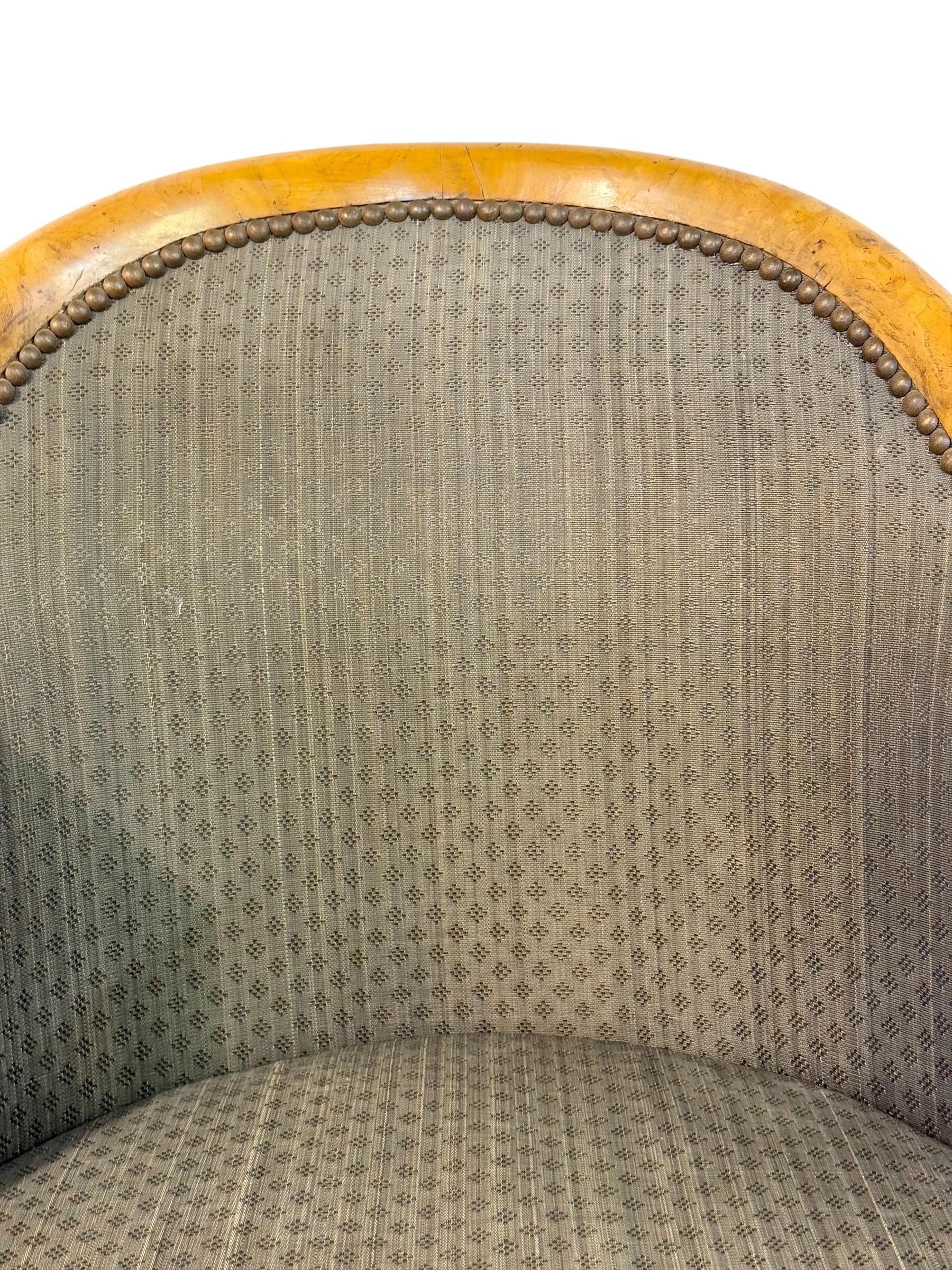 Coppia di poltrone a gondola in stile impero francese del XIX secolo in legno di radica in vendita 13