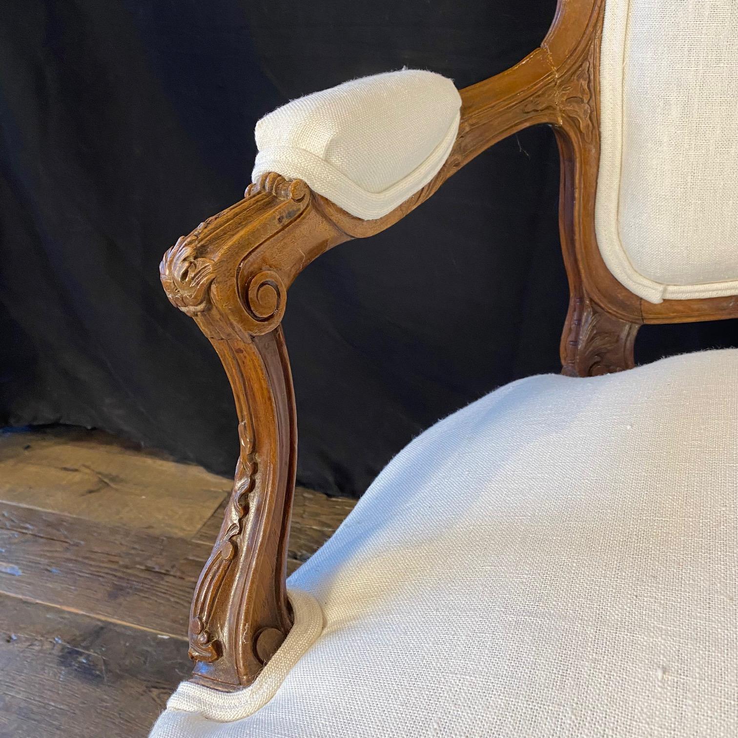 Pair of 19th Century French Exquisitely Carved Louis XV Arm Chairs For Sale 1
