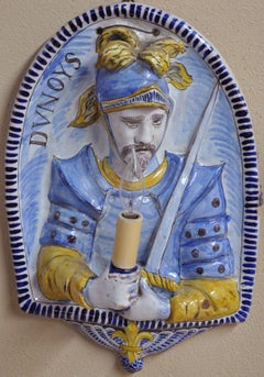 Paire d'appliques en faïence française du 19ème siècle avec Joan d'Arc et Duc d'Orléans