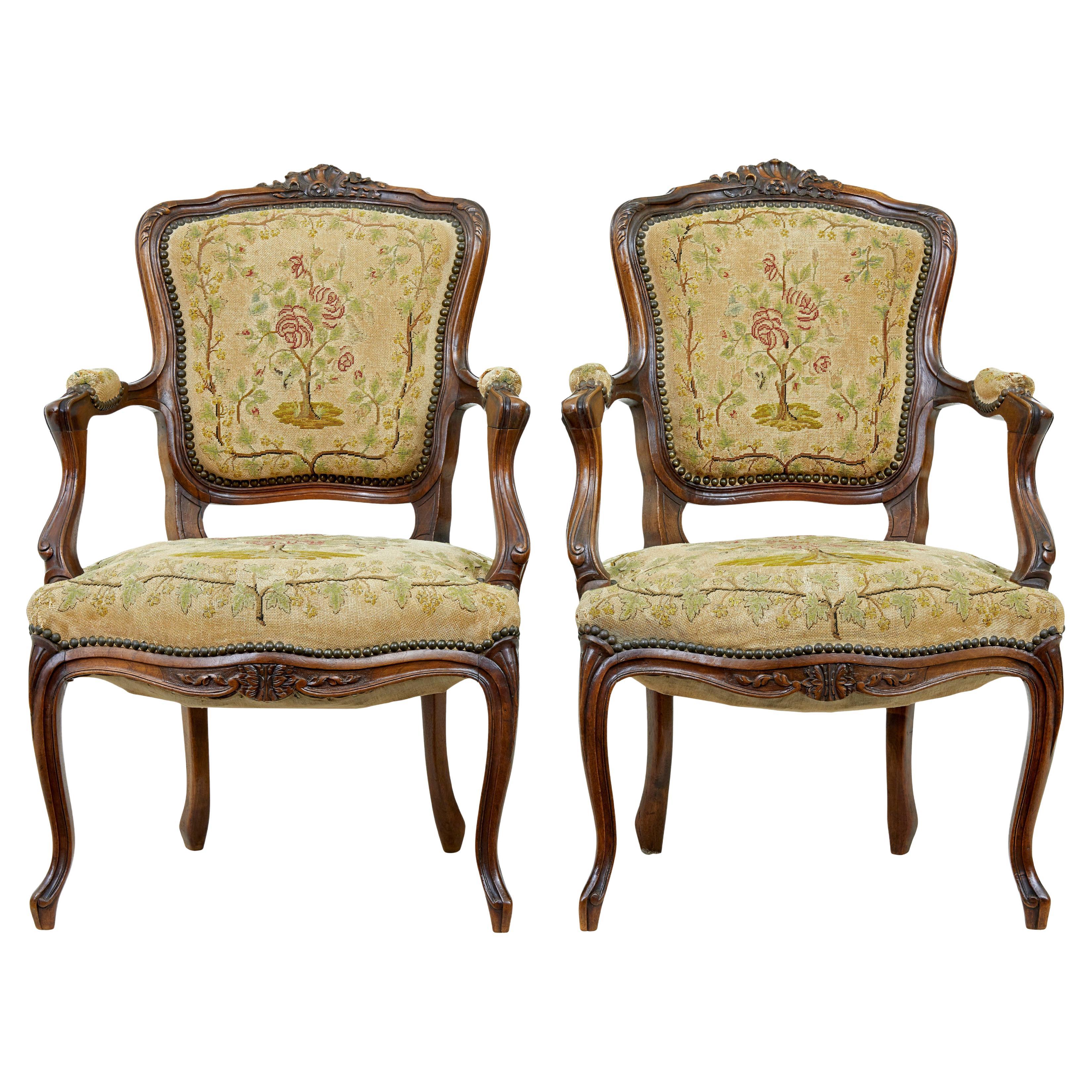 Coppia di poltrone in noce fauteuil francesi del XIX secolo