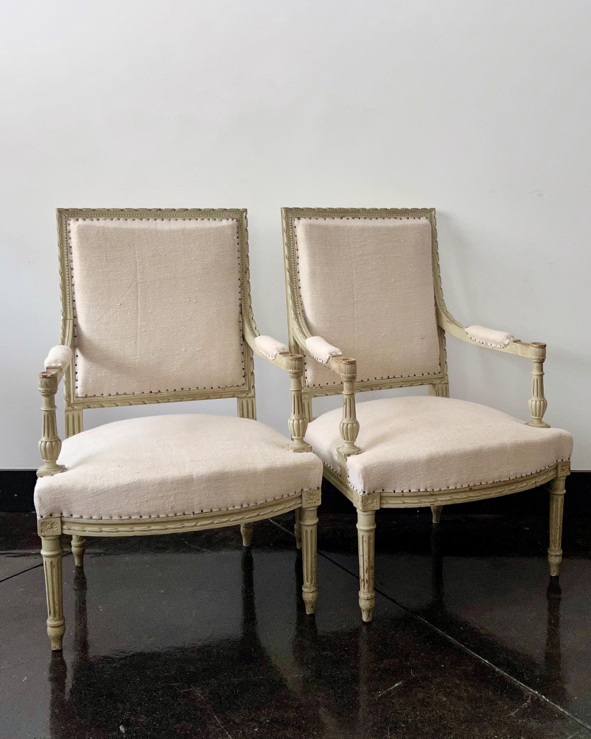 Paar französische Fauteuils / Sessel des 19. Jahrhunderts (Leinen) im Angebot