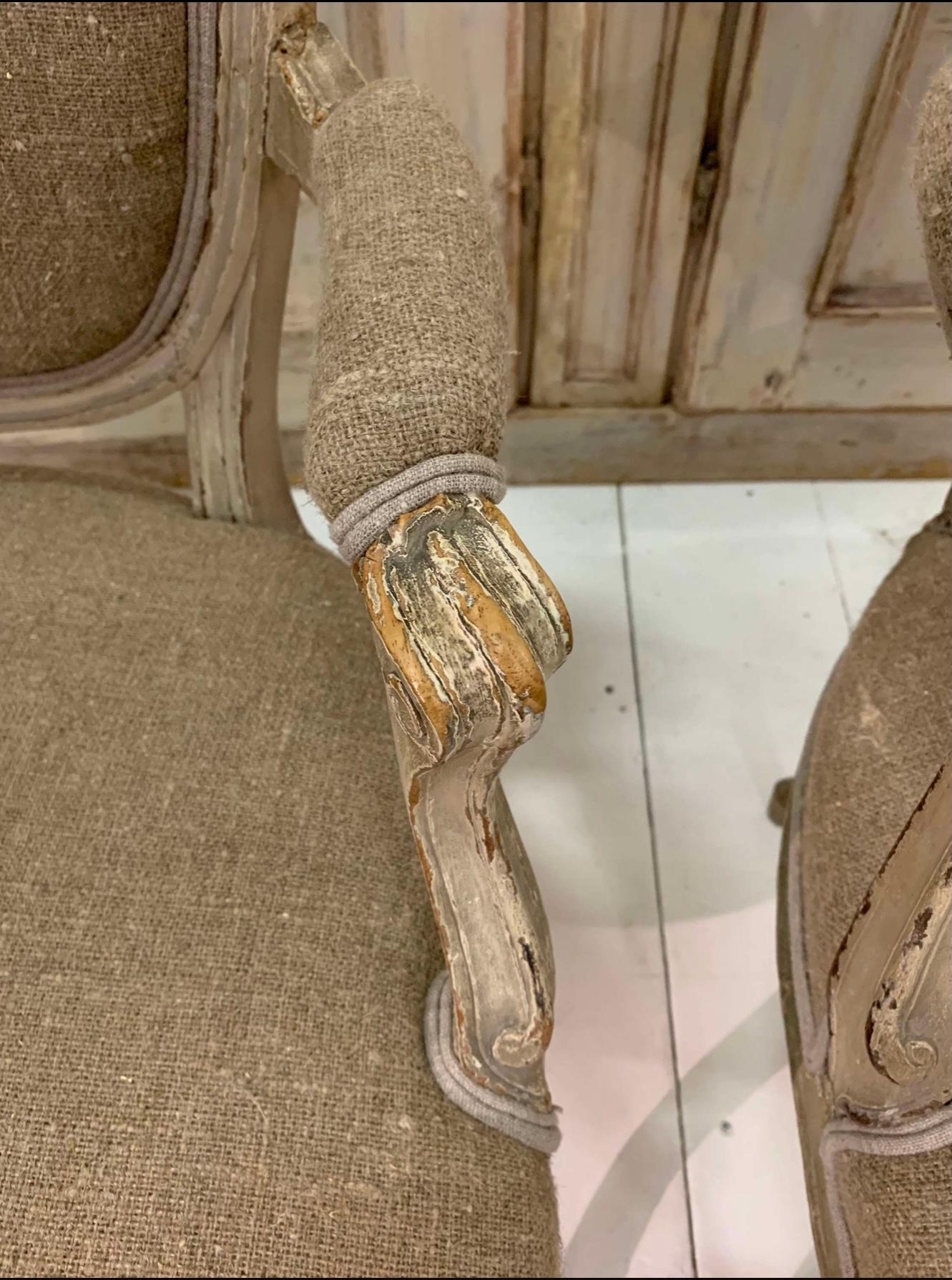 Louis XVI Paire de fauteuils/chaises d'appoint français peints du 19e siècle en vente