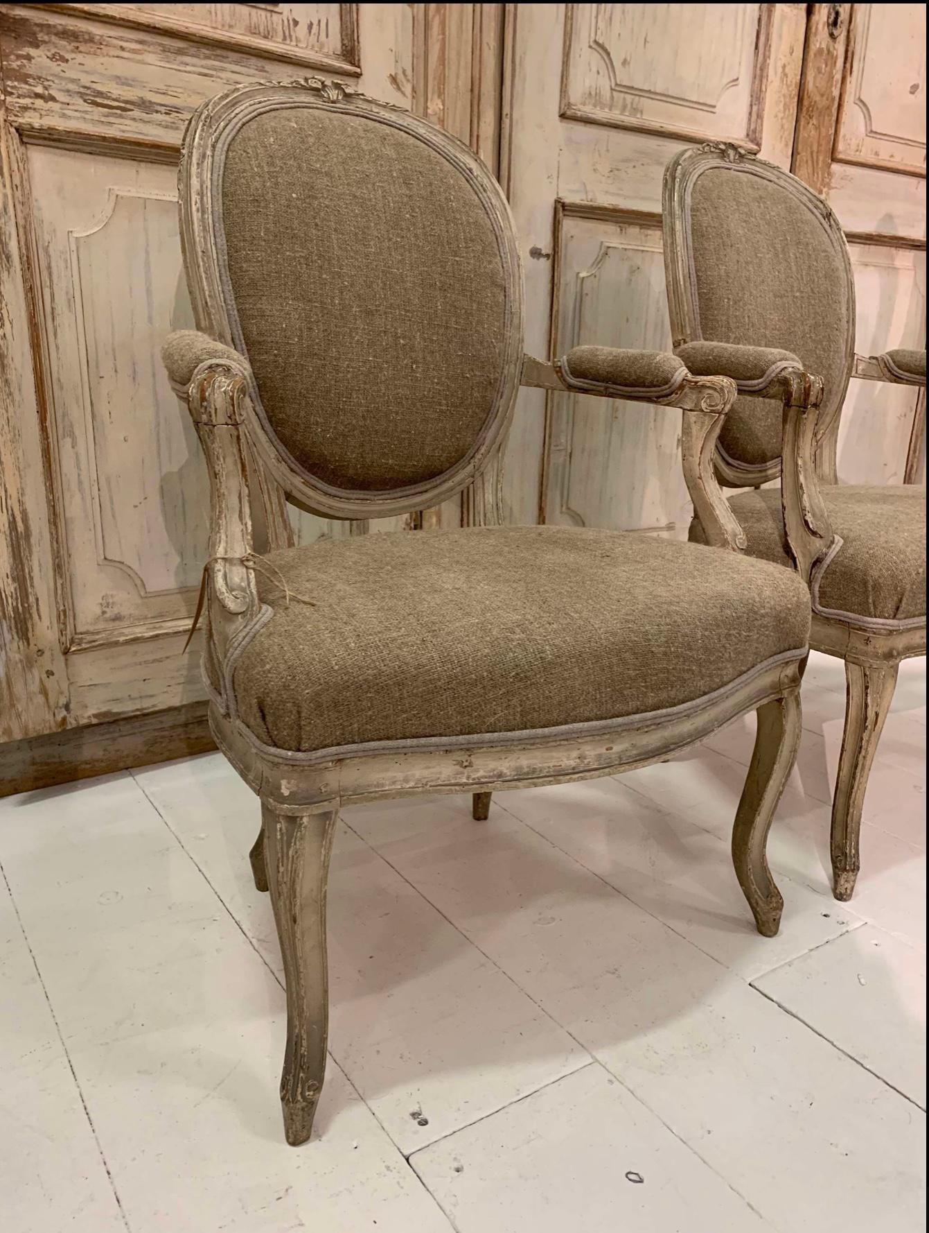 Français Paire de fauteuils/chaises d'appoint français peints du 19e siècle en vente