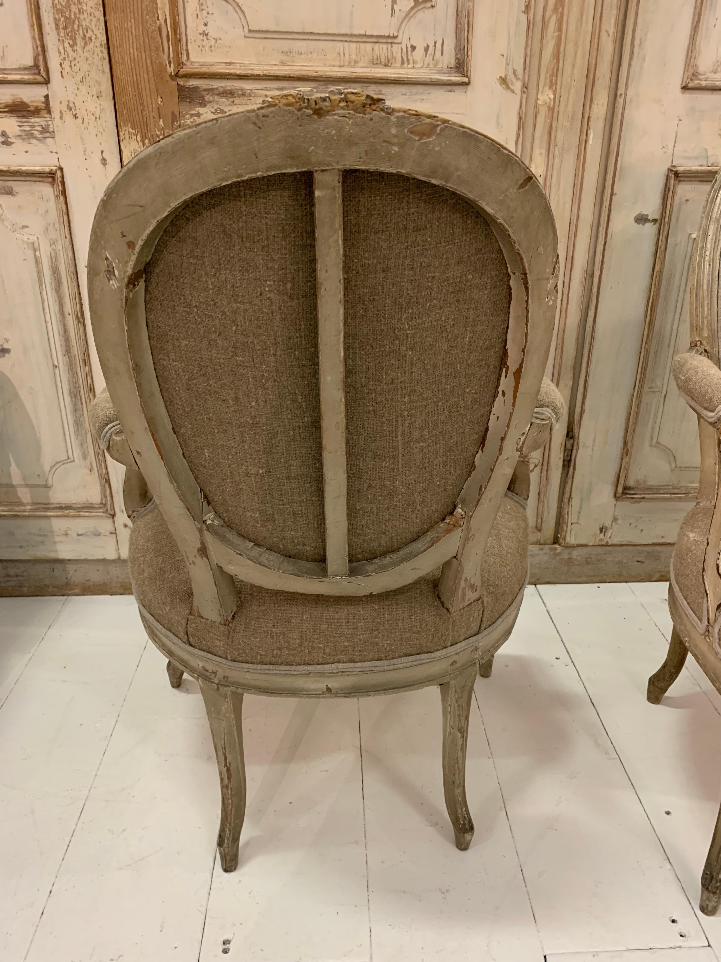 Paire de Fauteuils Français du 19ème siècle Style Upholstering Louis XVI en vente 2