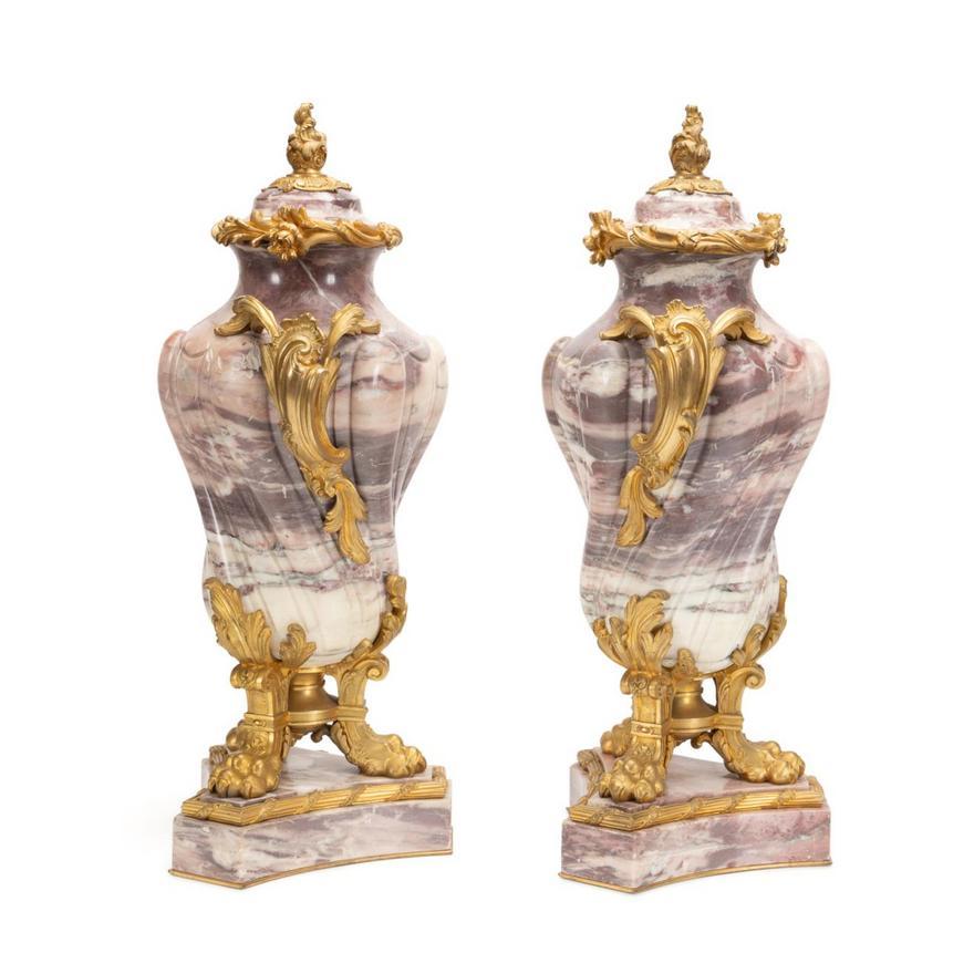 Francese Coppia di cassette francesi del XIX secolo montate su bronzo dorato in vendita