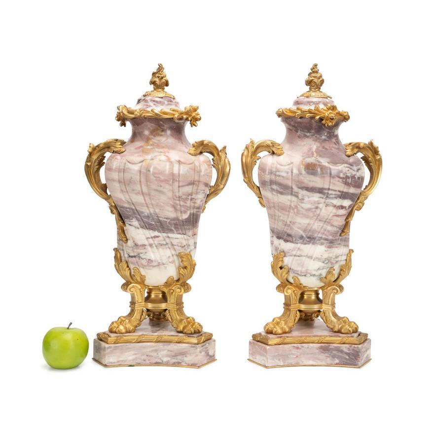 Fine XIX secolo Coppia di cassette francesi del XIX secolo montate su bronzo dorato in vendita