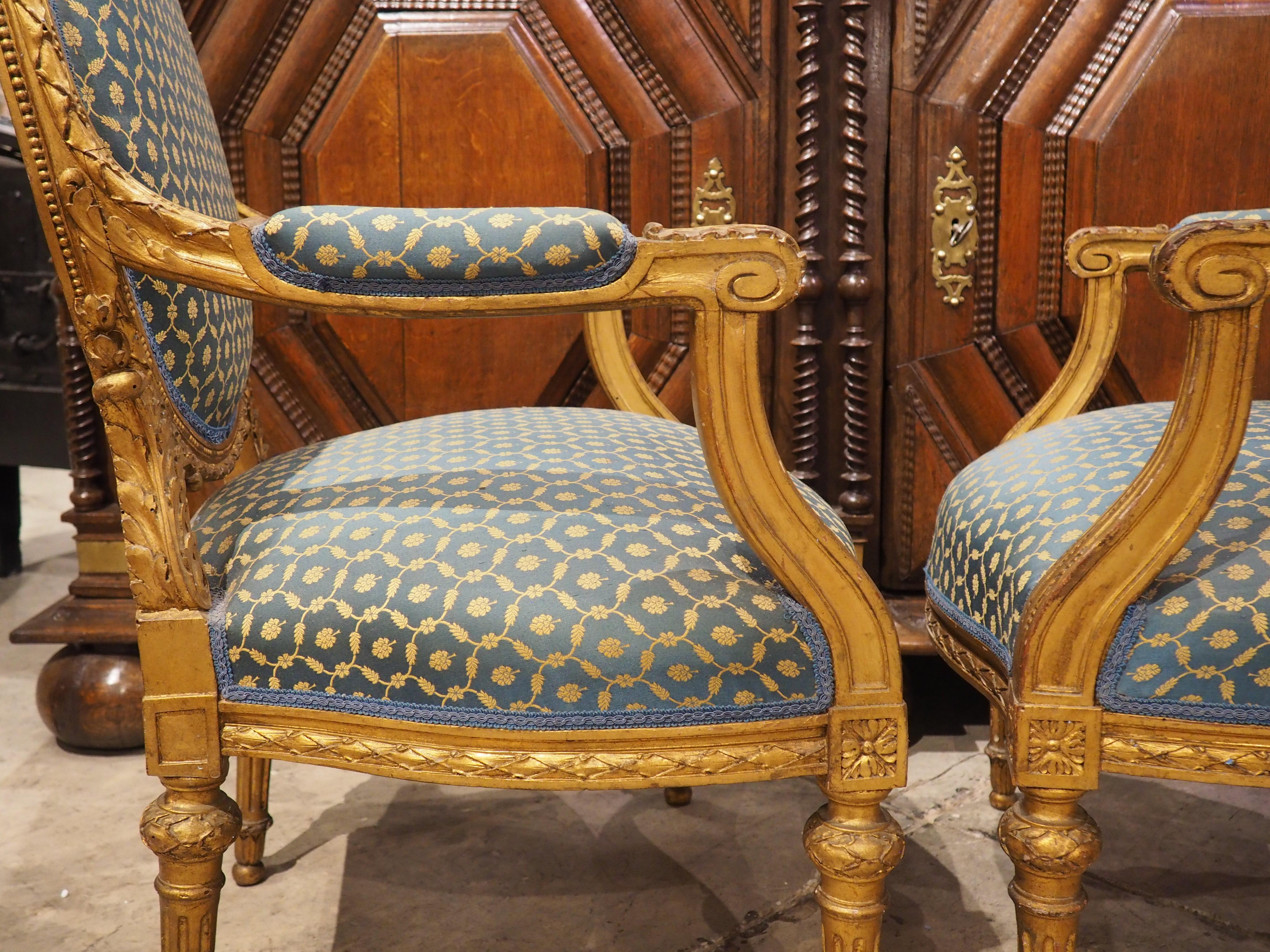 Pair of 19th Century French Giltwood Louis XVI Style Médaillon Armchairs For Sale 9