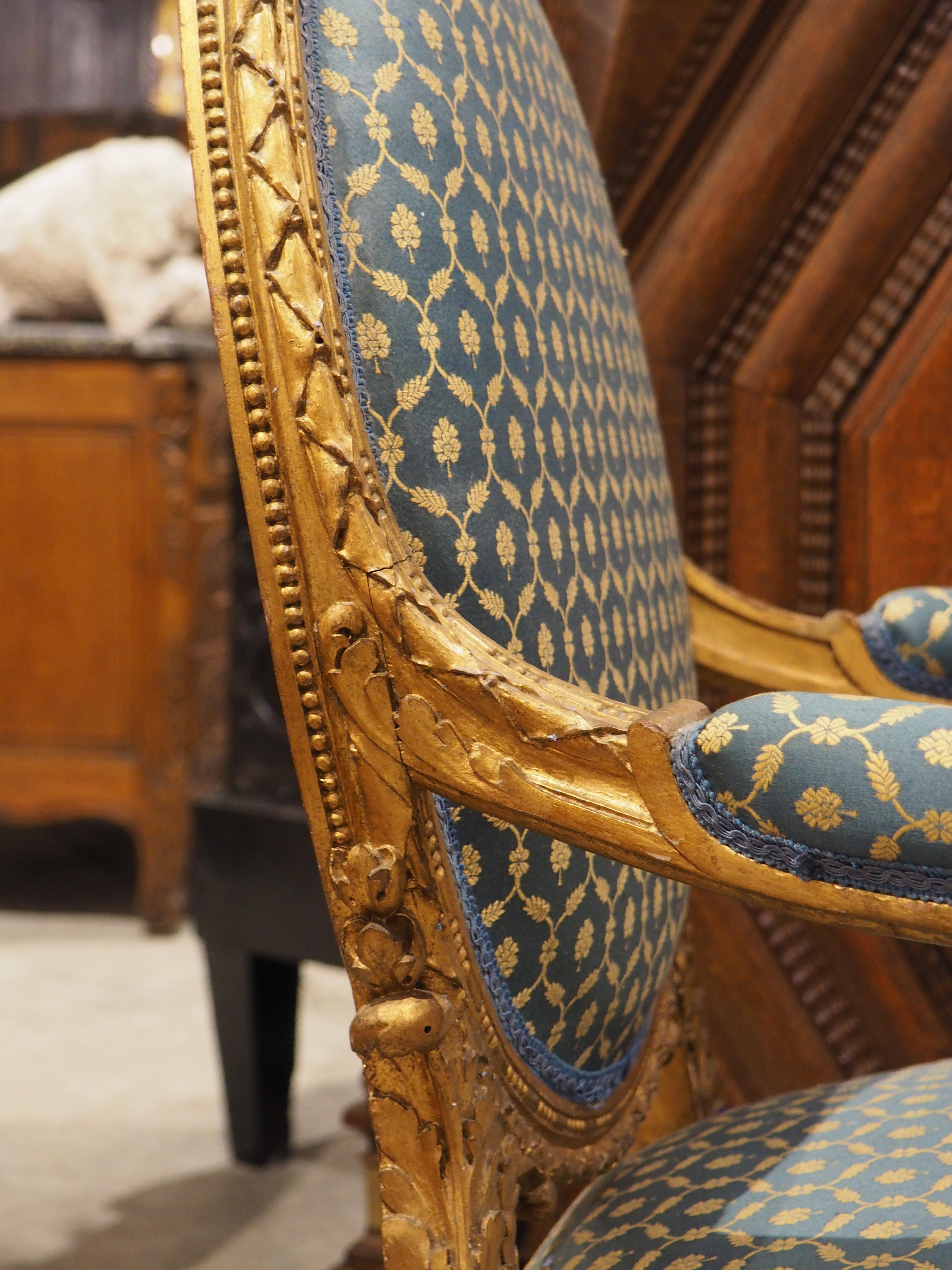 Pair of 19th Century French Giltwood Louis XVI Style Médaillon Armchairs For Sale 10