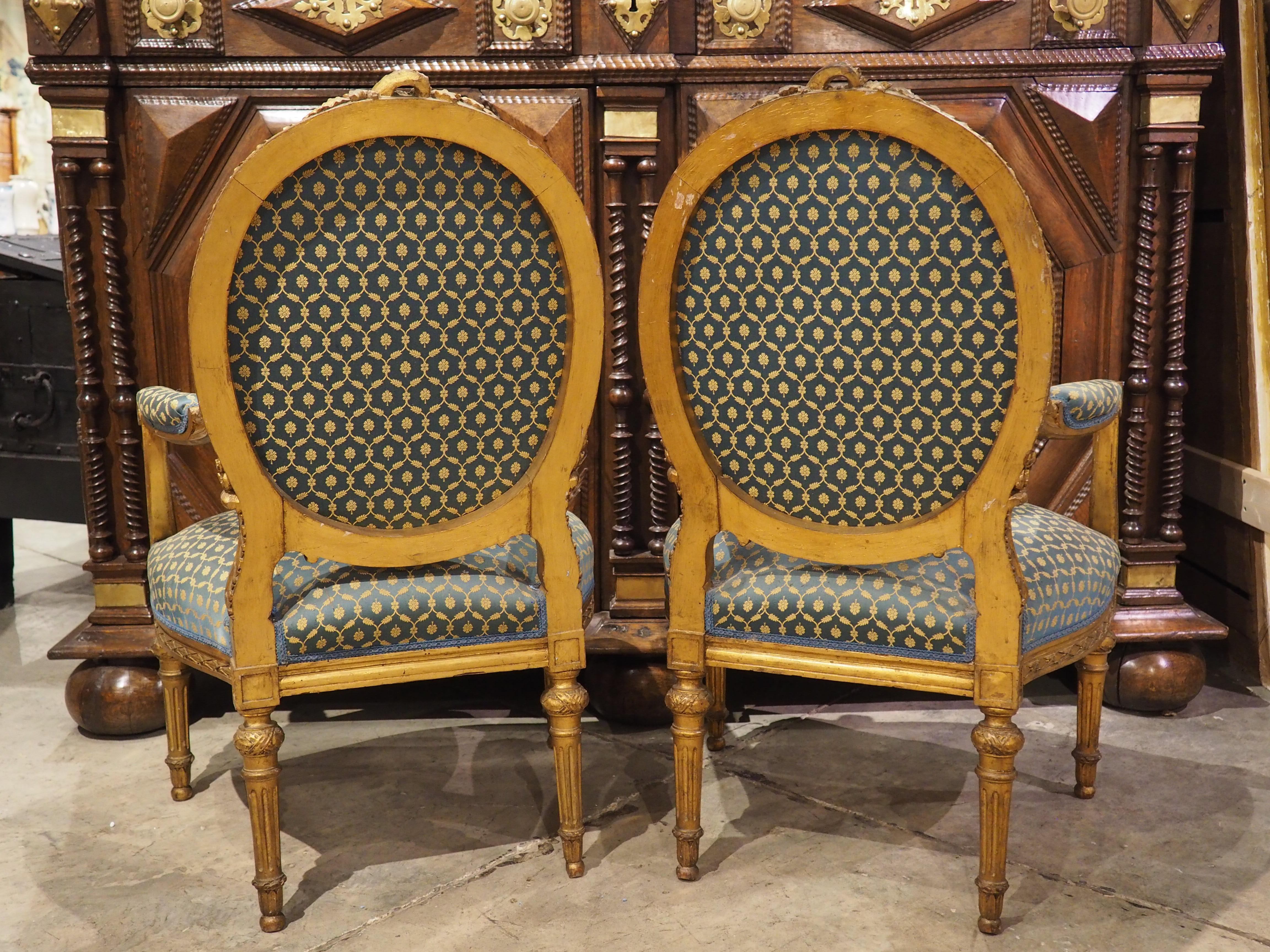 Pair of 19th Century French Giltwood Louis XVI Style Médaillon Armchairs For Sale 13