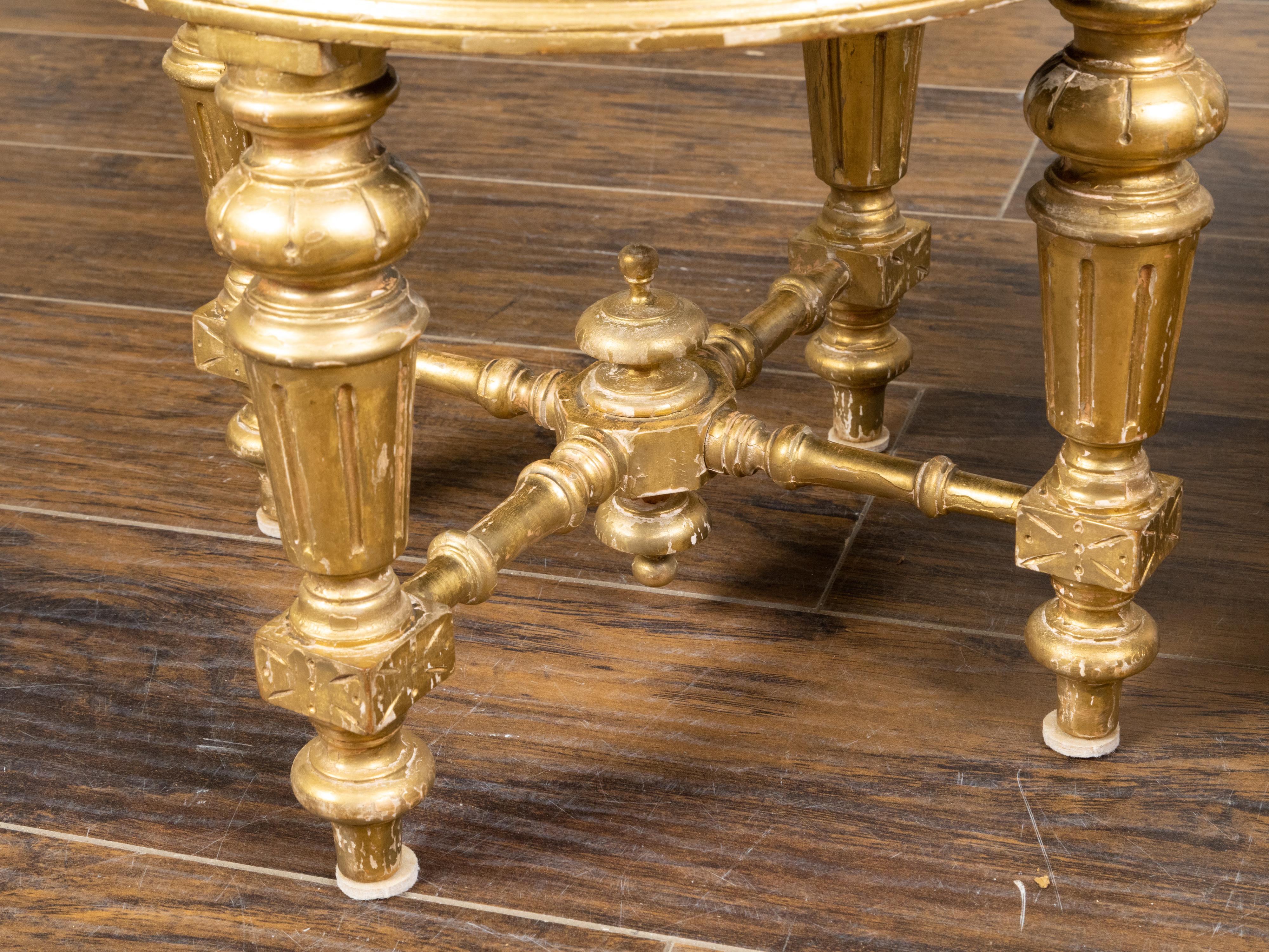 Paire de tabourets en bois doré français du 19ème siècle avec pieds cannelés et tissu d'ameublement Bon état - En vente à Atlanta, GA
