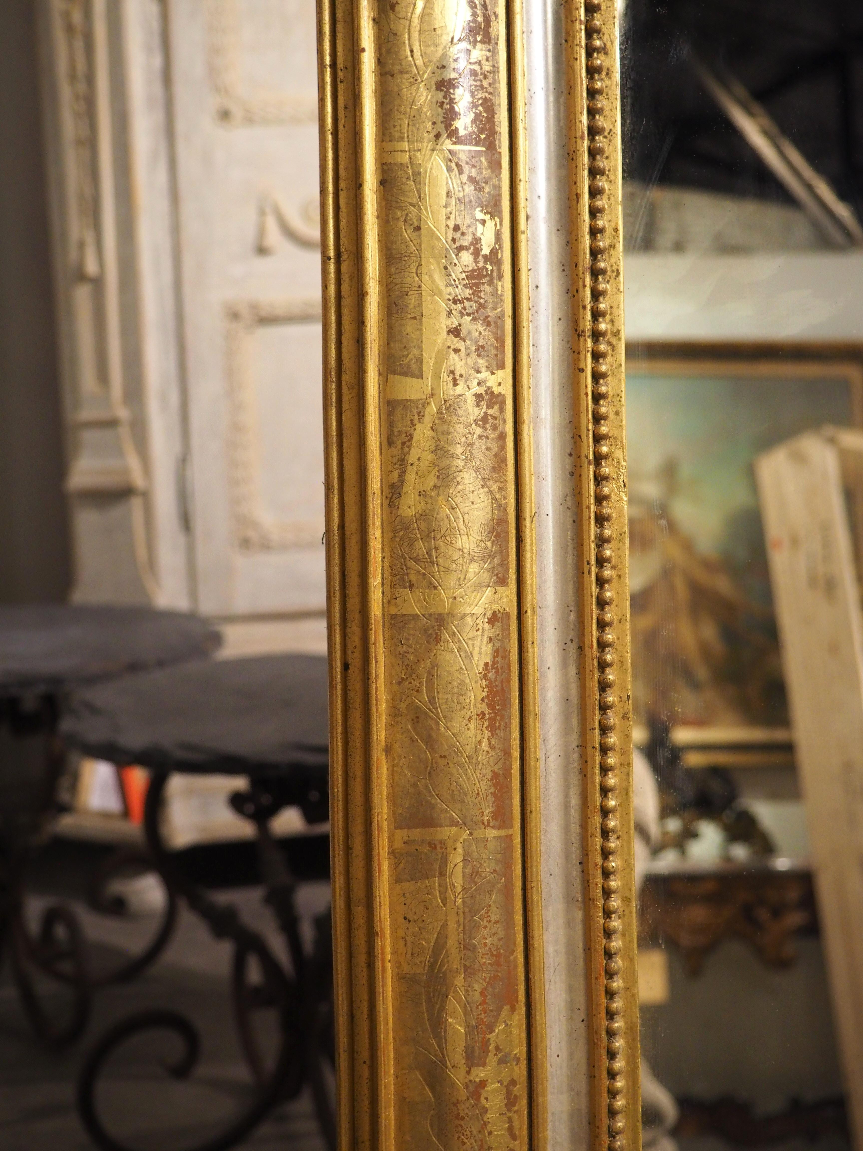 Coppia di specchi dorati francesi del XIX secolo in stile Louis Philippe, argento, bolo rosso in vendita 4