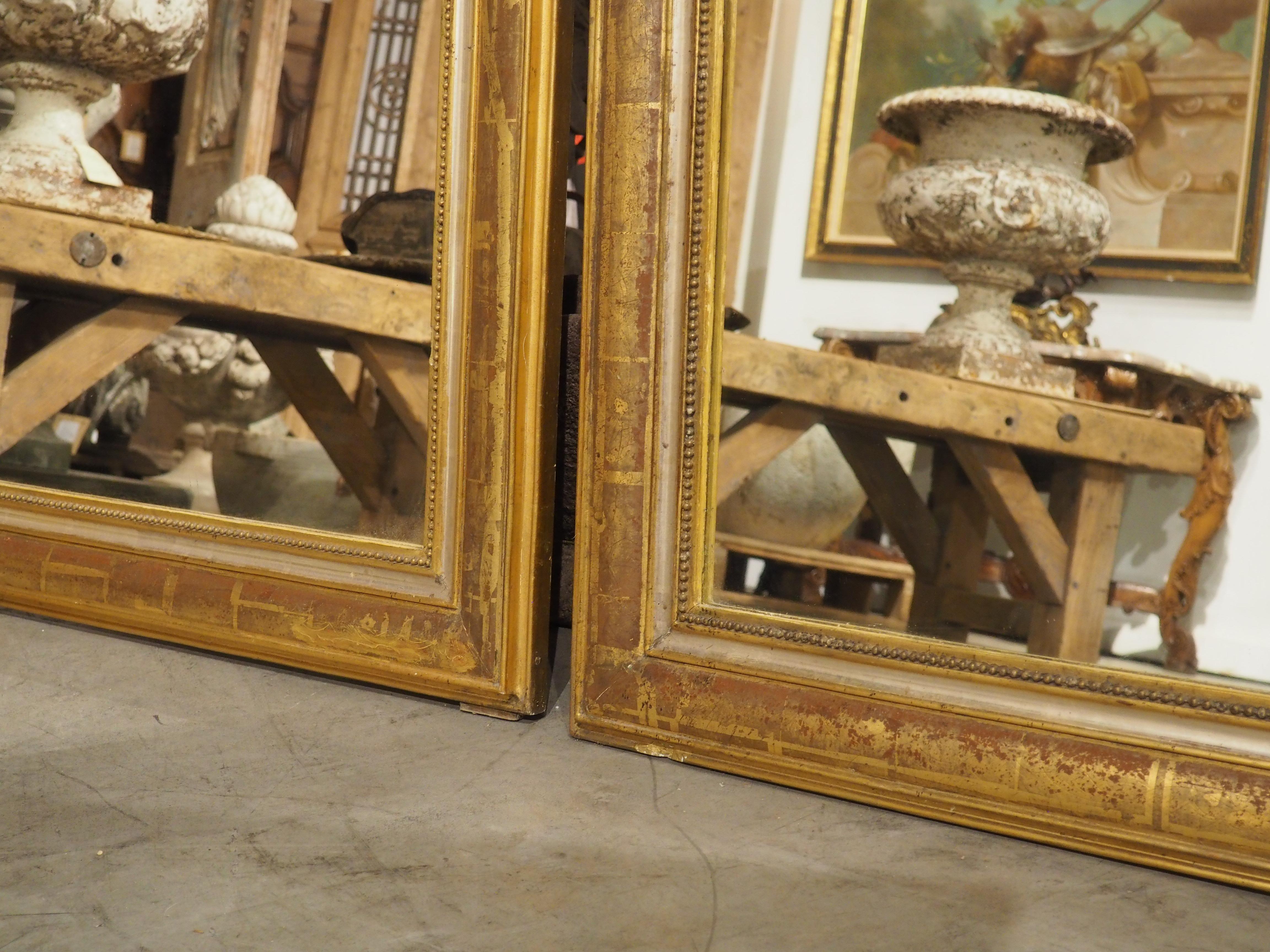 Coppia di specchi dorati francesi del XIX secolo in stile Louis Philippe, argento, bolo rosso in vendita 7