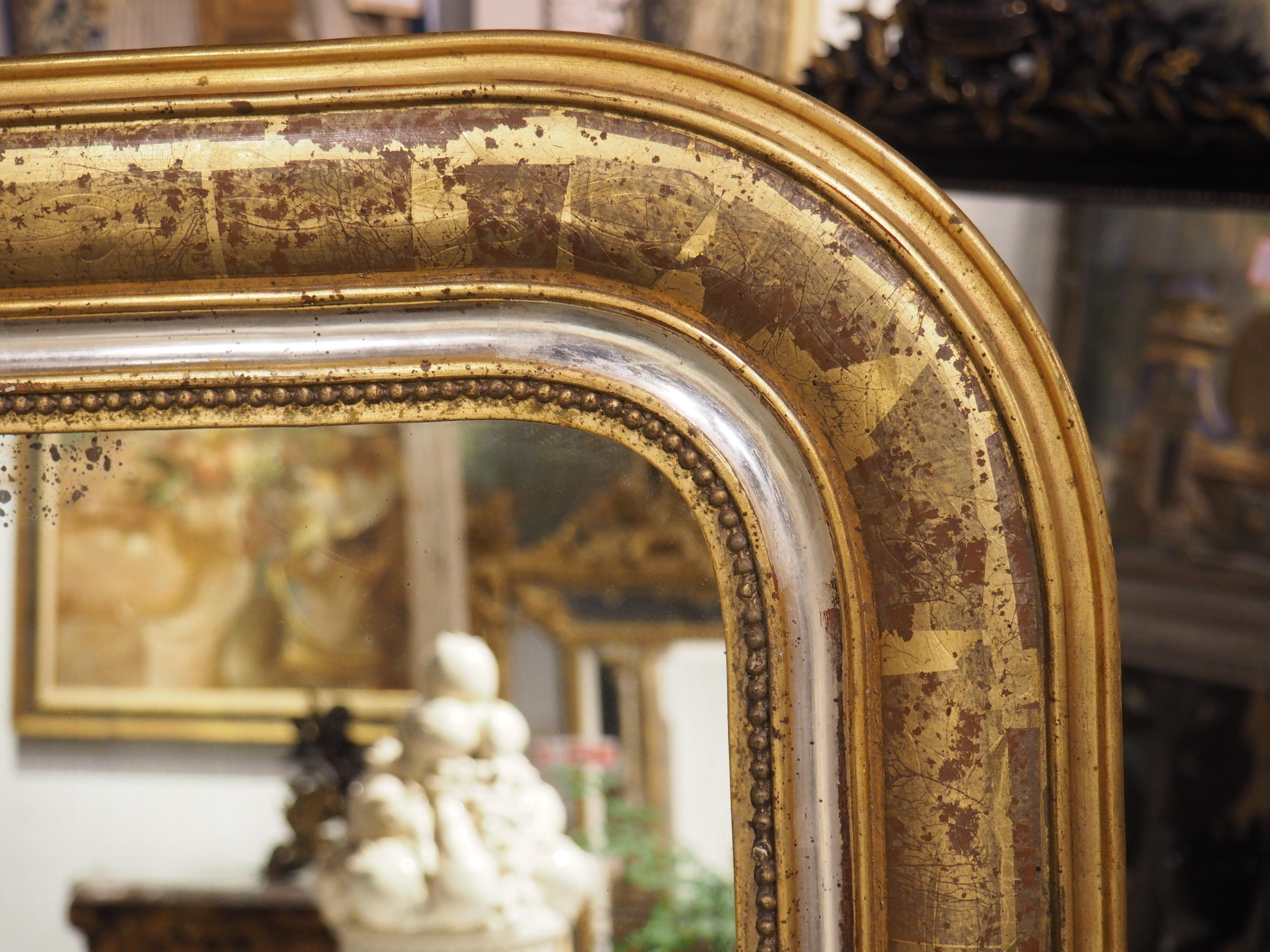 Specchio Coppia di specchi dorati francesi del XIX secolo in stile Louis Philippe, argento, bolo rosso in vendita