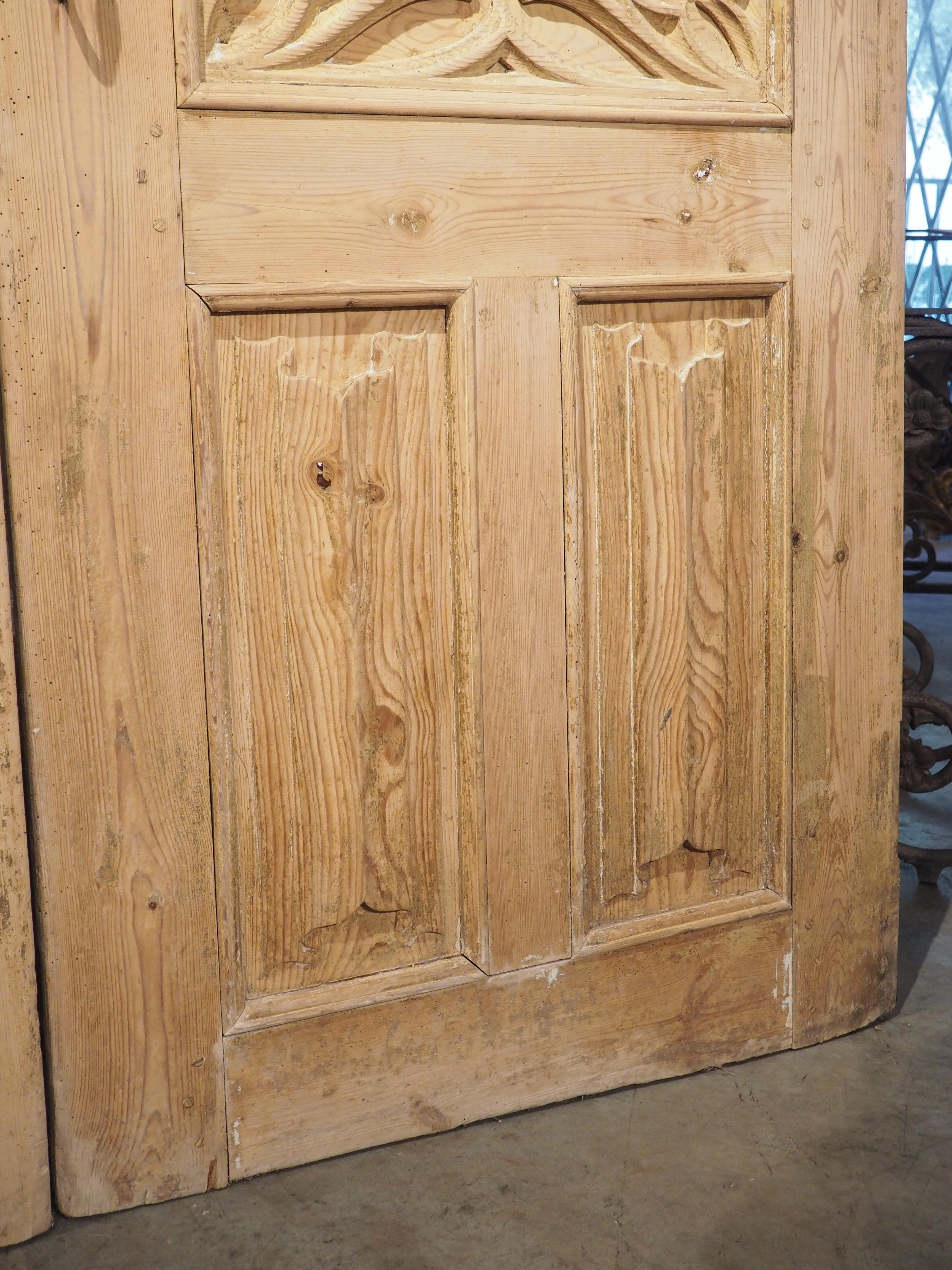 Pair of 19th Century French Gothic Style Doors in Carved Pine For Sale 13