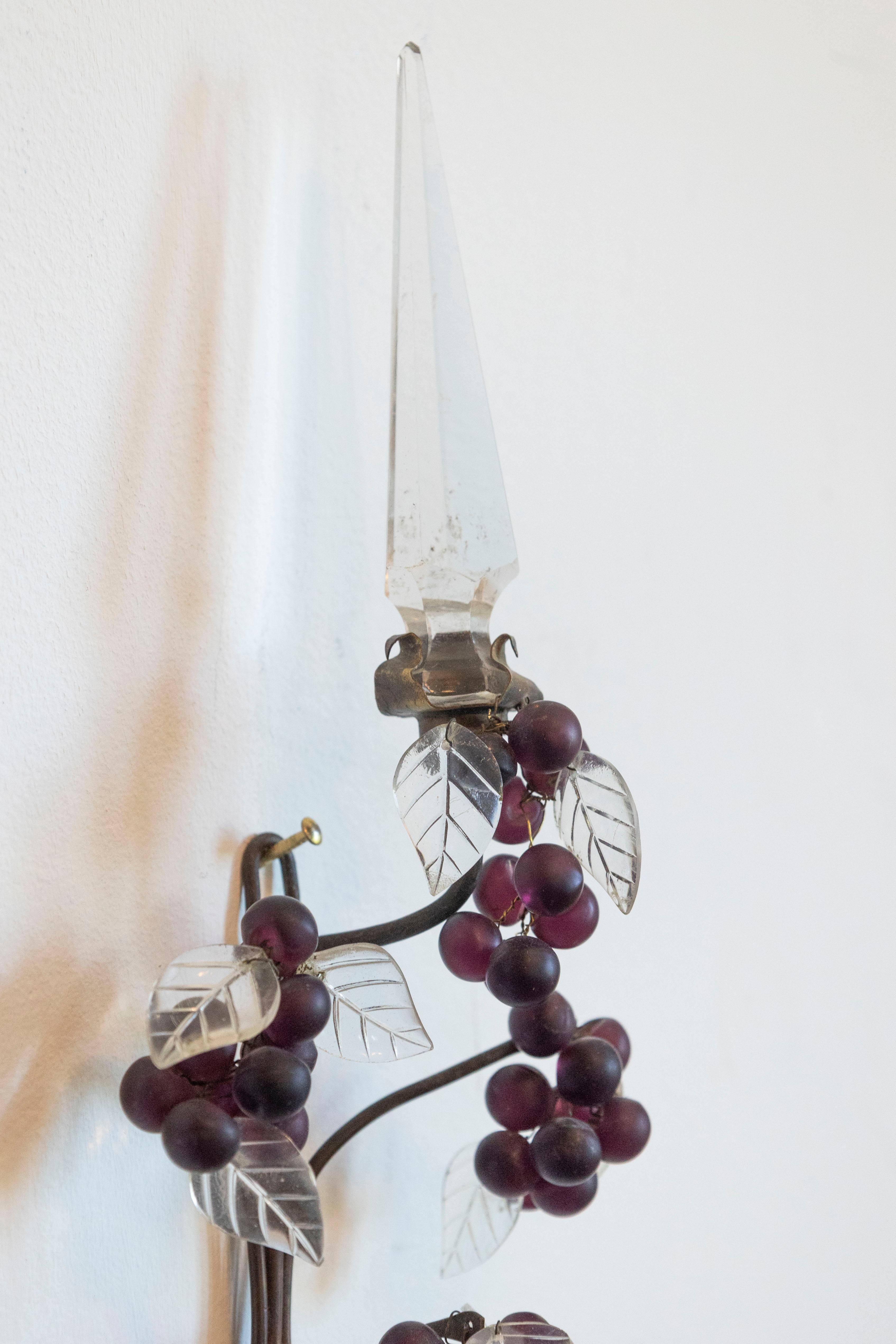 Coppia di appliques francesi del XIX secolo in cristallo e uva In condizioni buone in vendita a Atlanta, GA