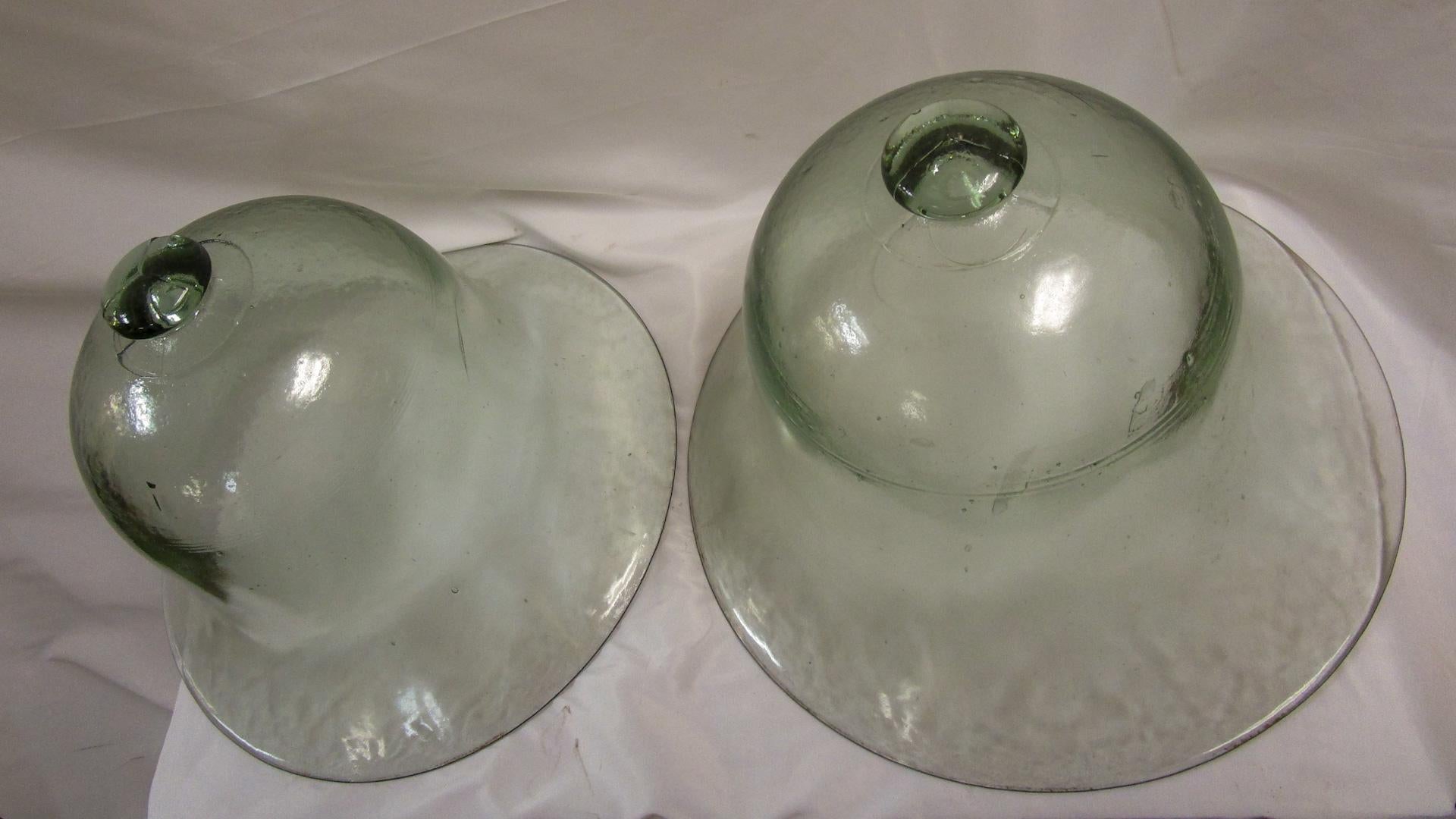 Paire de cloches de jardin françaises du 19ème siècle en verre soufflé à la main en forme de cloche en vente 2