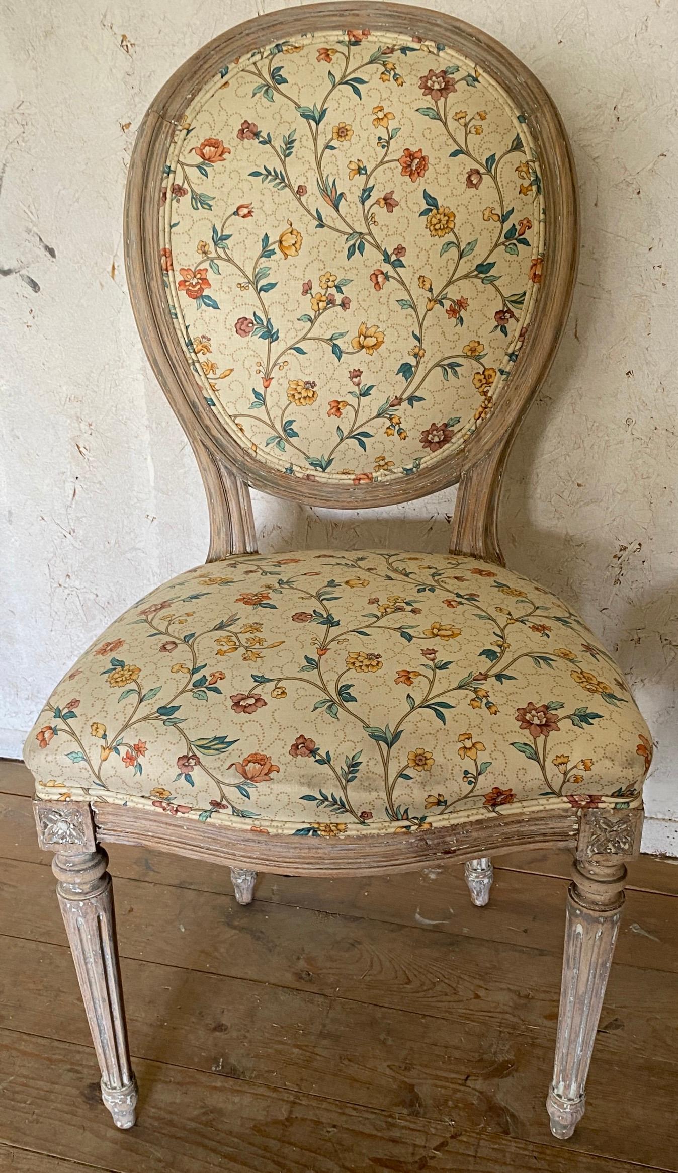 Paire de chaises d'appoint françaises de style provincial Louis XVI du 19ème siècle en vente 5