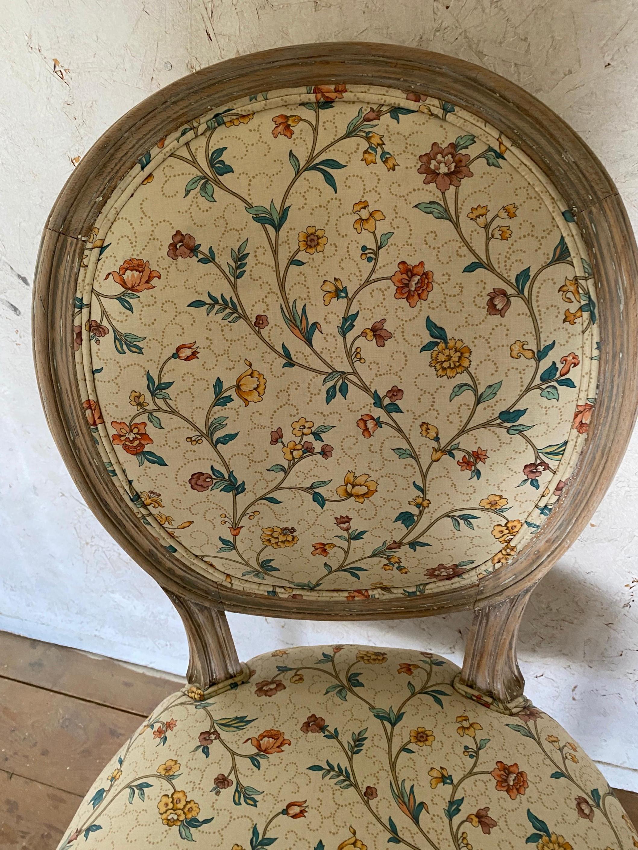 Bois Paire de chaises d'appoint françaises de style provincial Louis XVI du 19ème siècle en vente