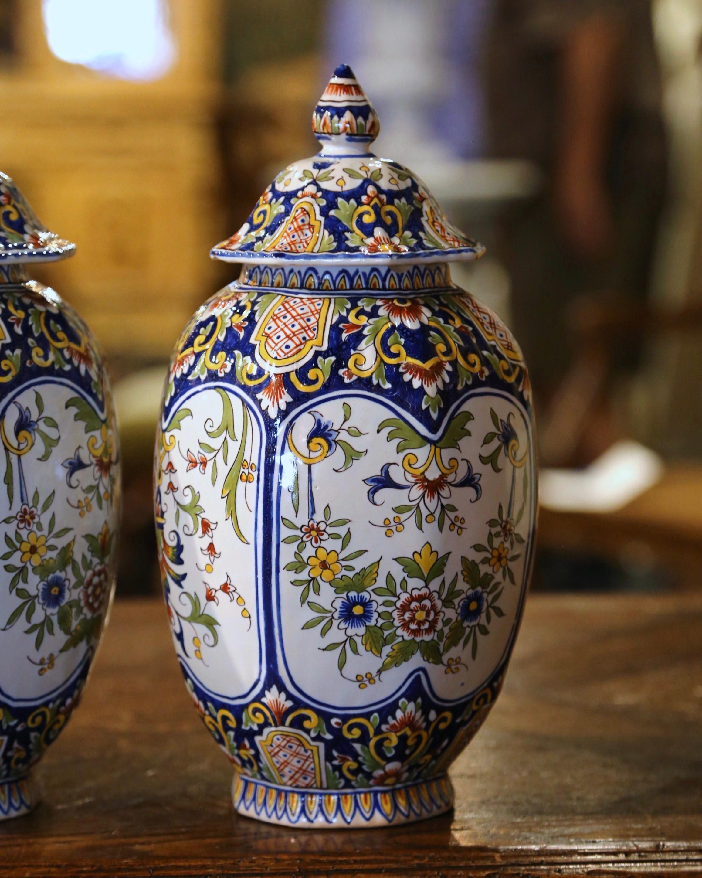 Pair of 19th Century French Hand Painted Faience Ginger Jars Urns from Rouen In Good Condition In Dallas, TX