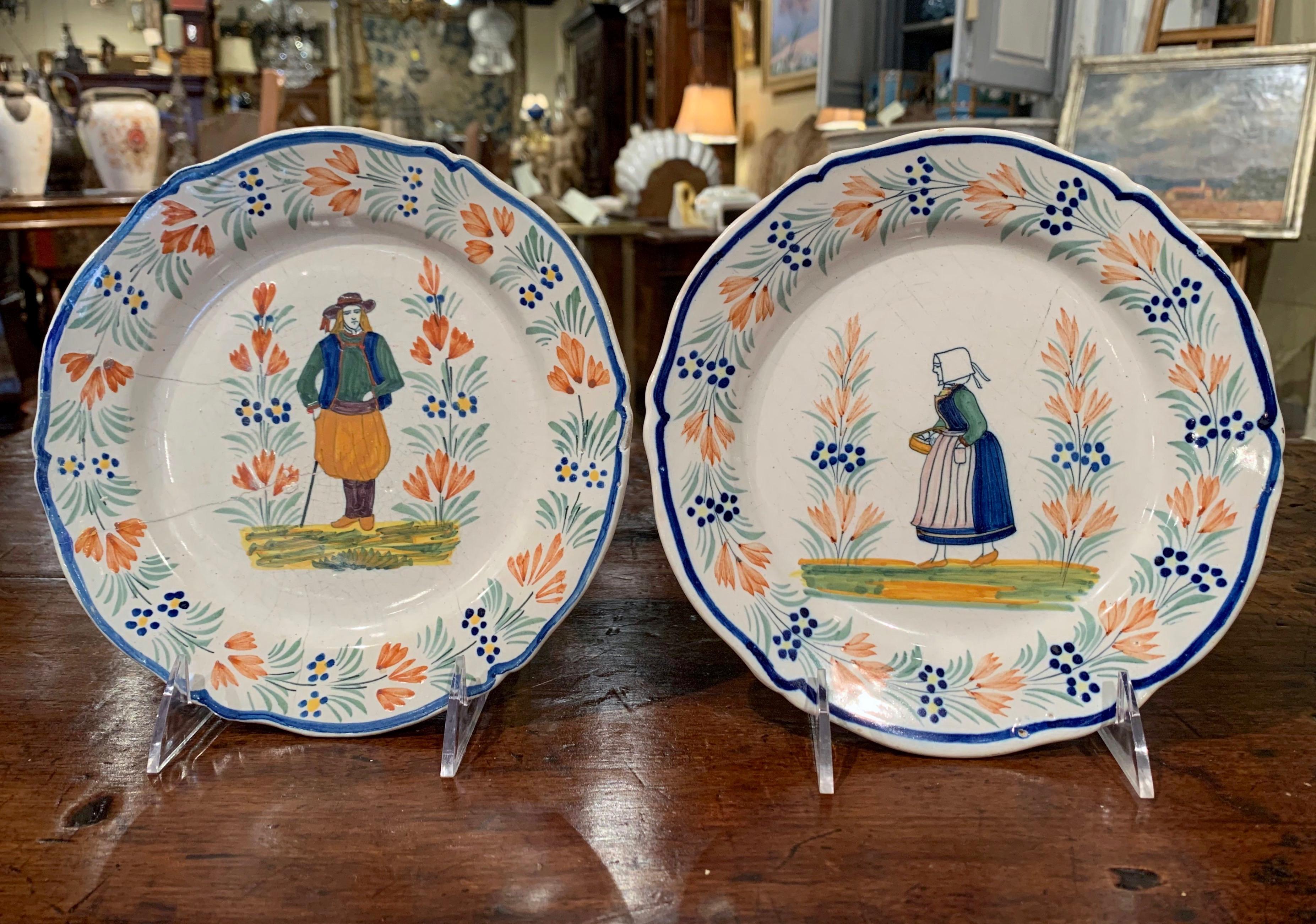 Pair of 19th Century French Hand Painted Faience Plates Signed Henriot Quimper In Good Condition In Dallas, TX