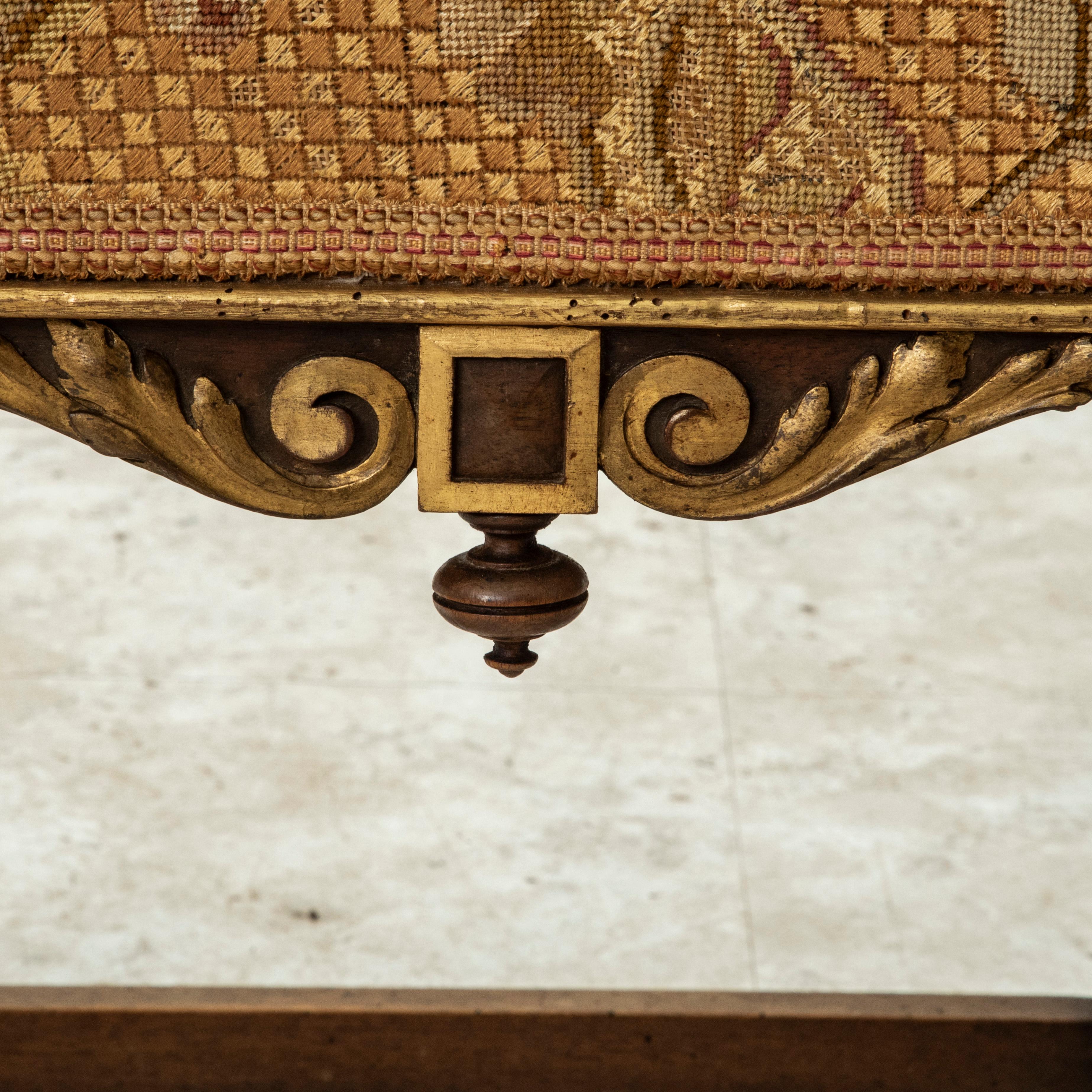 Coppia di poltrone in faggio intagliato in stile HENRY II francese del XIX secolo, con punta d'ago in vendita 7